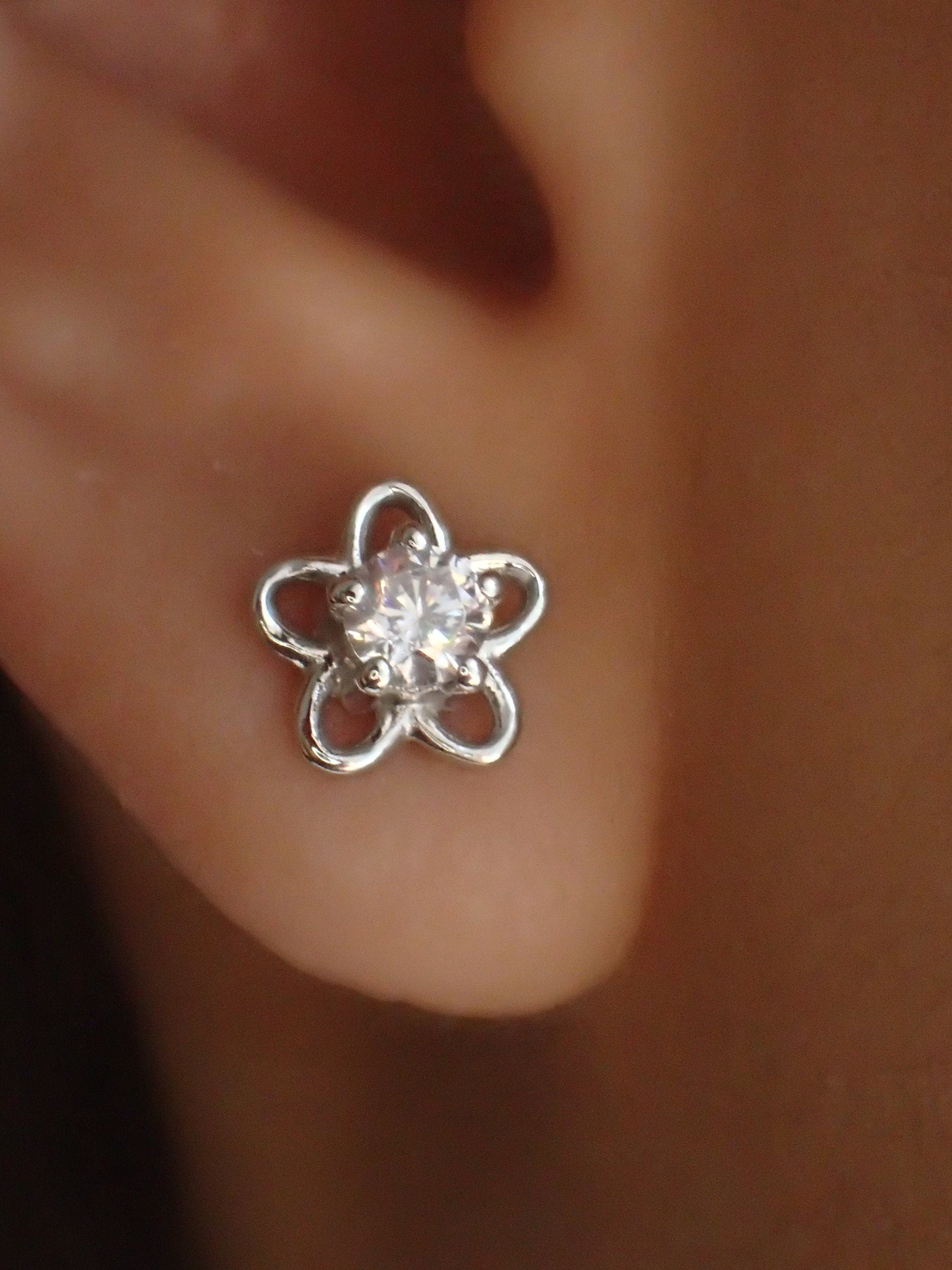 Flower Stud Earrings / flower earrings / Diamonds Minimalist Earrings / Bridesmaid Gift