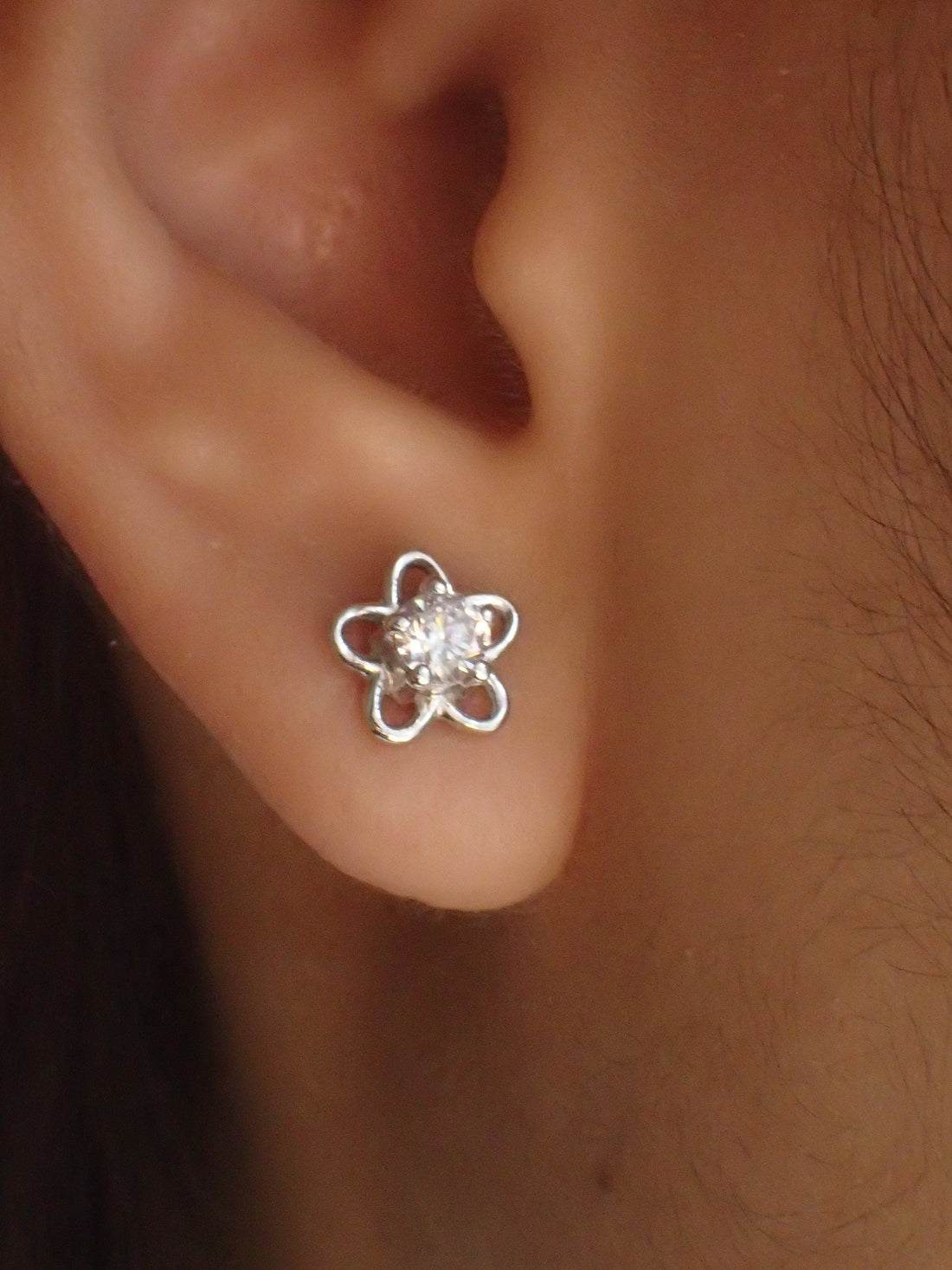 Flower Stud Earrings / flower earrings / Diamonds Minimalist Earrings / Bridesmaid Gift