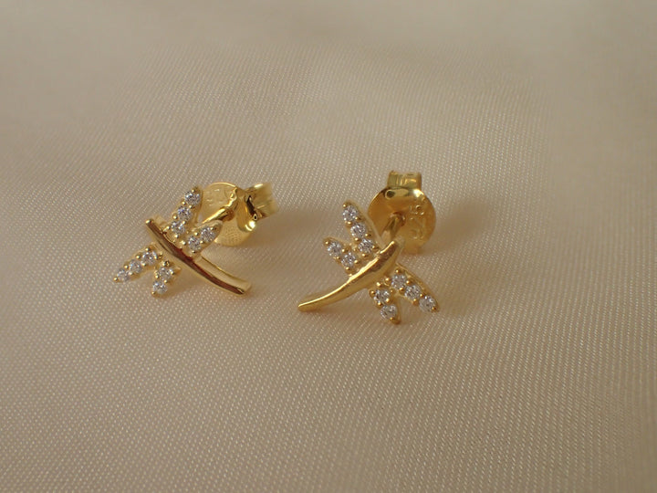 Dragonfly Stud Earrings / Dragonfly Jewelry / Insect earrings / Gift for Mom / Gift for Sister / Gift for Dragonfly Lover