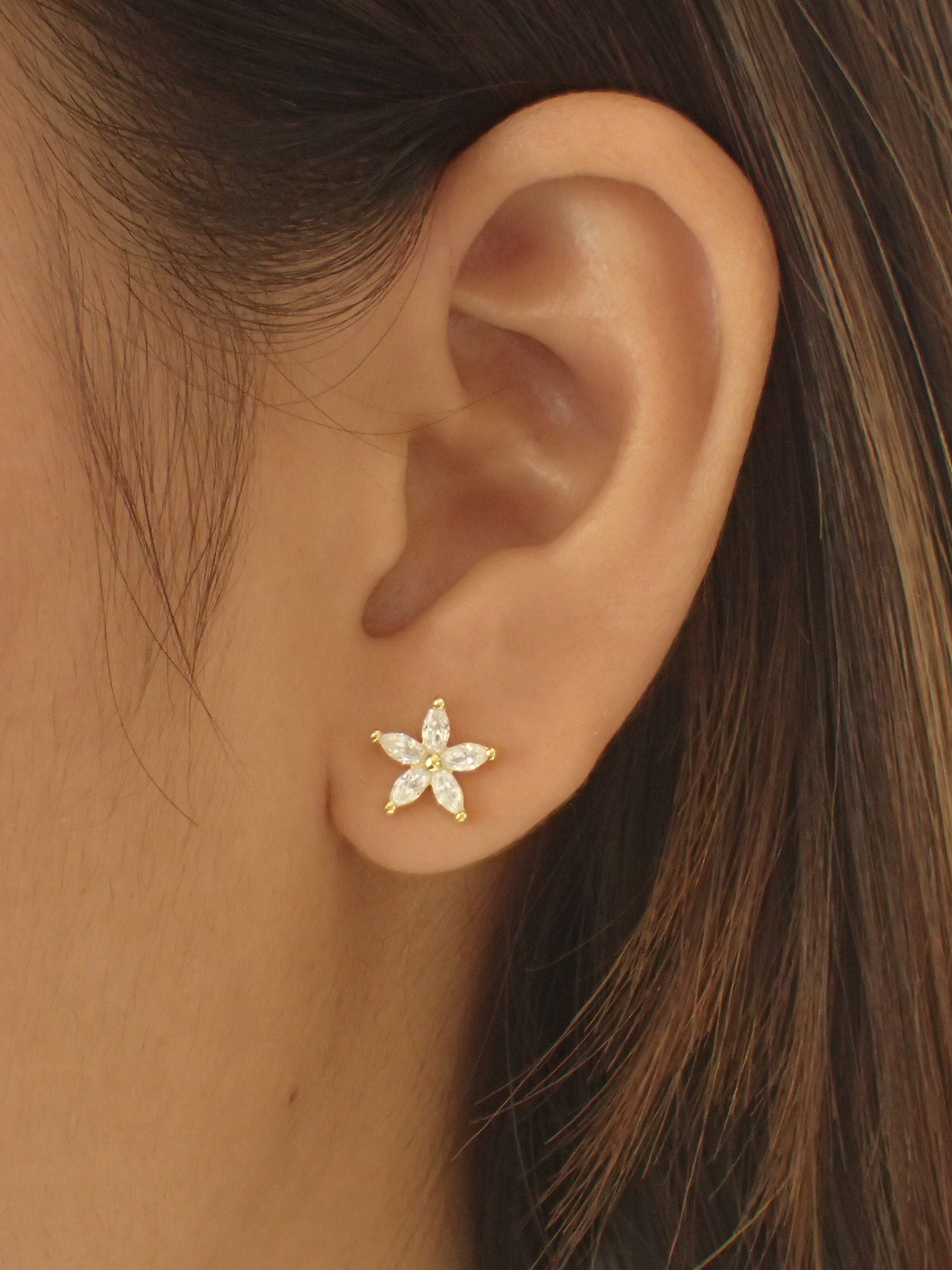 Marquise Stud Earrings / Marquise Cut Diamo2nd Earrings / Minimalist Flower Earrings / Bridesmaid Gifts