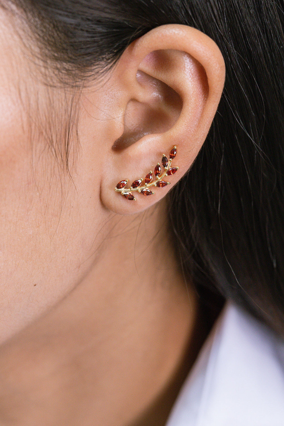 Garnet Earring Climber / Marquise Ear Crawlers Earring / Ear Climber Earring / Bridesmaid Gift / January Birthstones / Valentinus's Day Gift