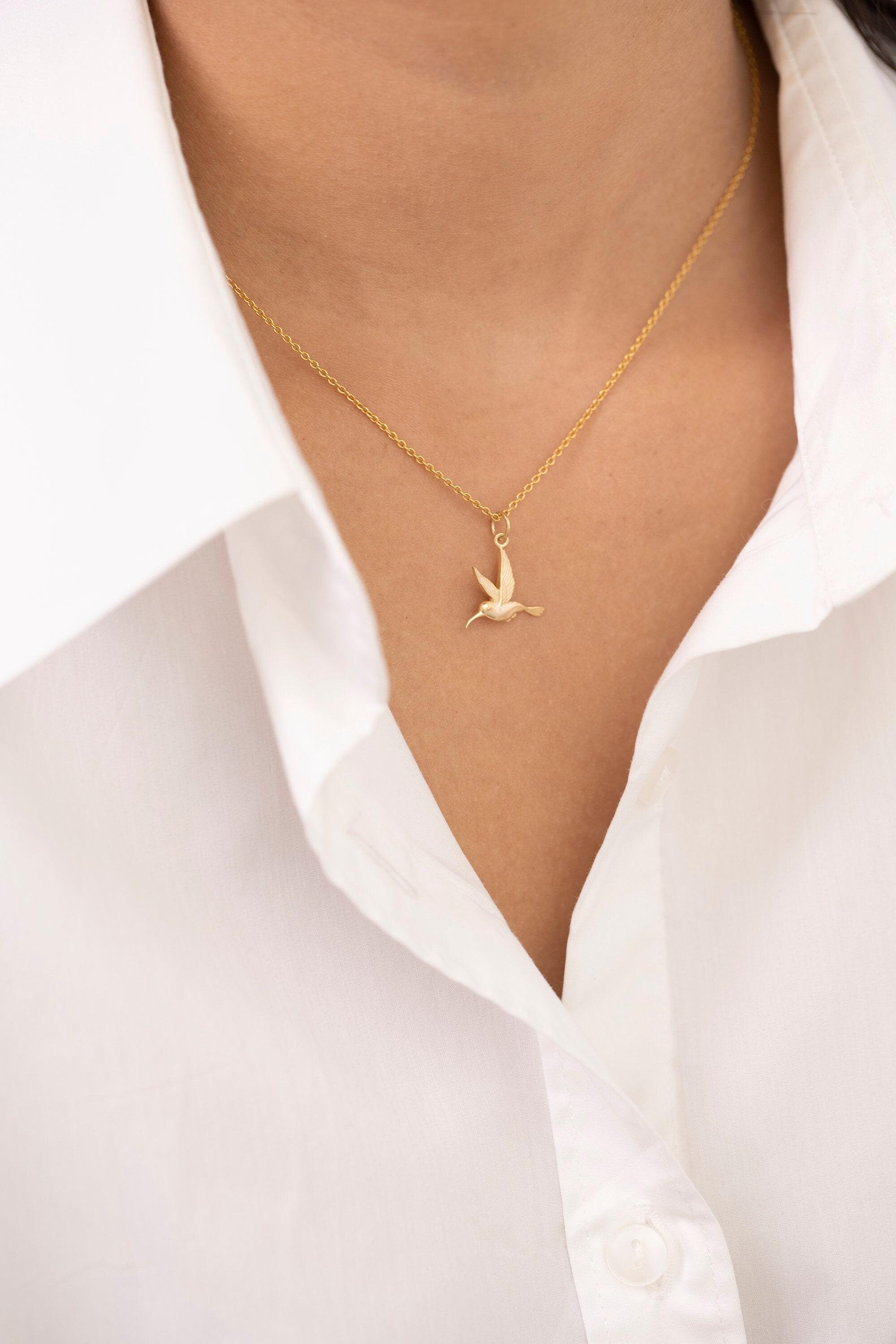 Humming Bird Pendent Necklace, Dainty Bird Necklace, Tiny Bird Necklace, Tropical Bird Jewelry, Christmas Jewelry Gift