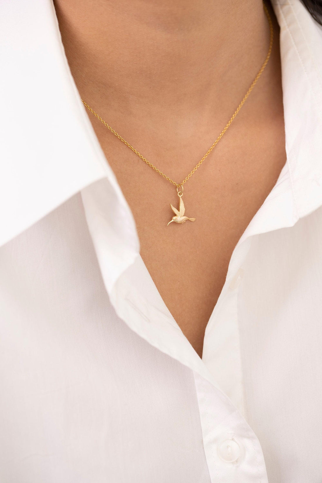 Humming Bird Pendent Necklace, Dainty Bird Necklace, Tiny Bird Necklace, Tropical Bird Jewelry, Christmas Jewelry Gift