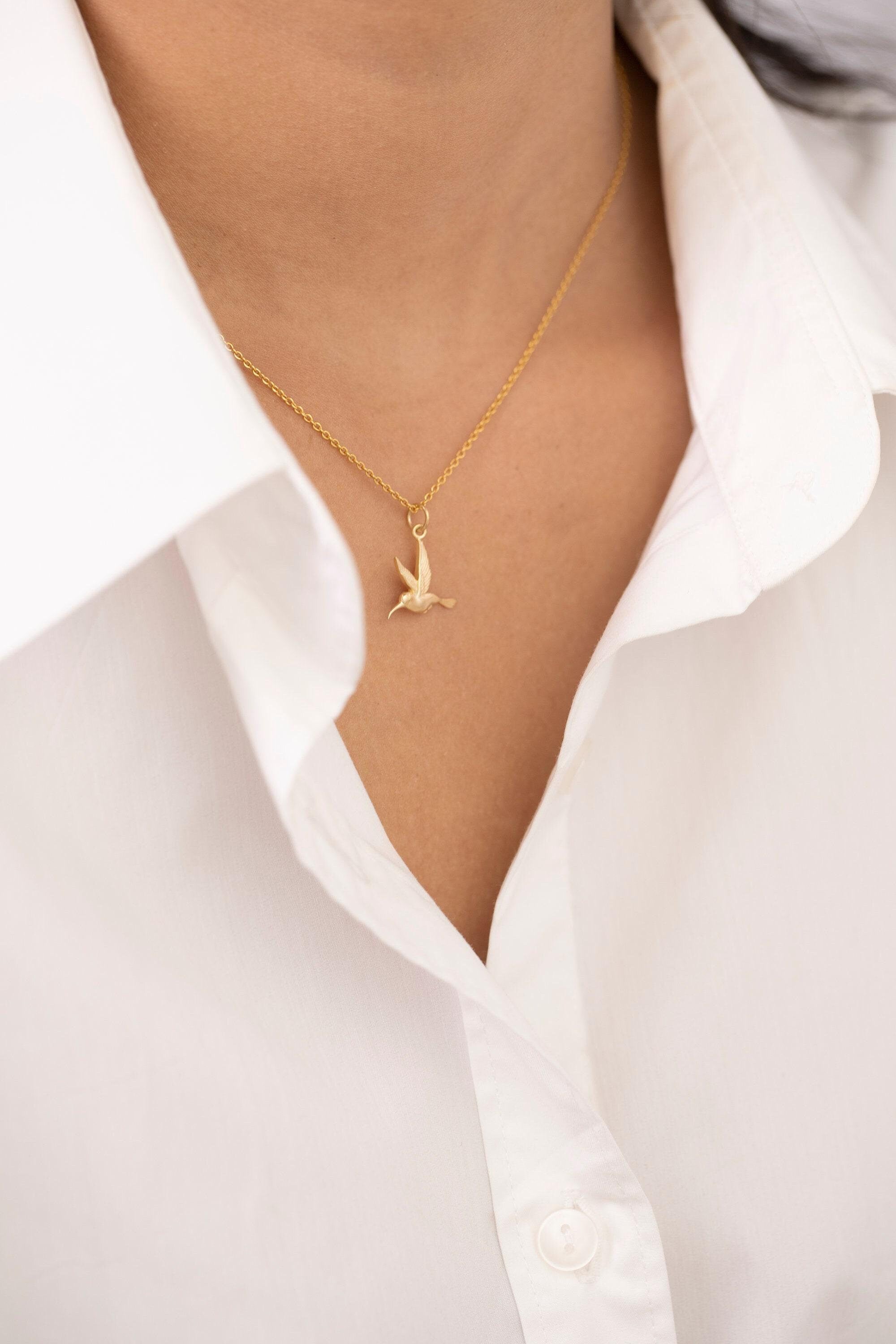 Humming Bird Pendent Necklace, Dainty Bird Necklace, Tiny Bird Necklace, Tropical Bird Jewelry, Christmas Jewelry Gift