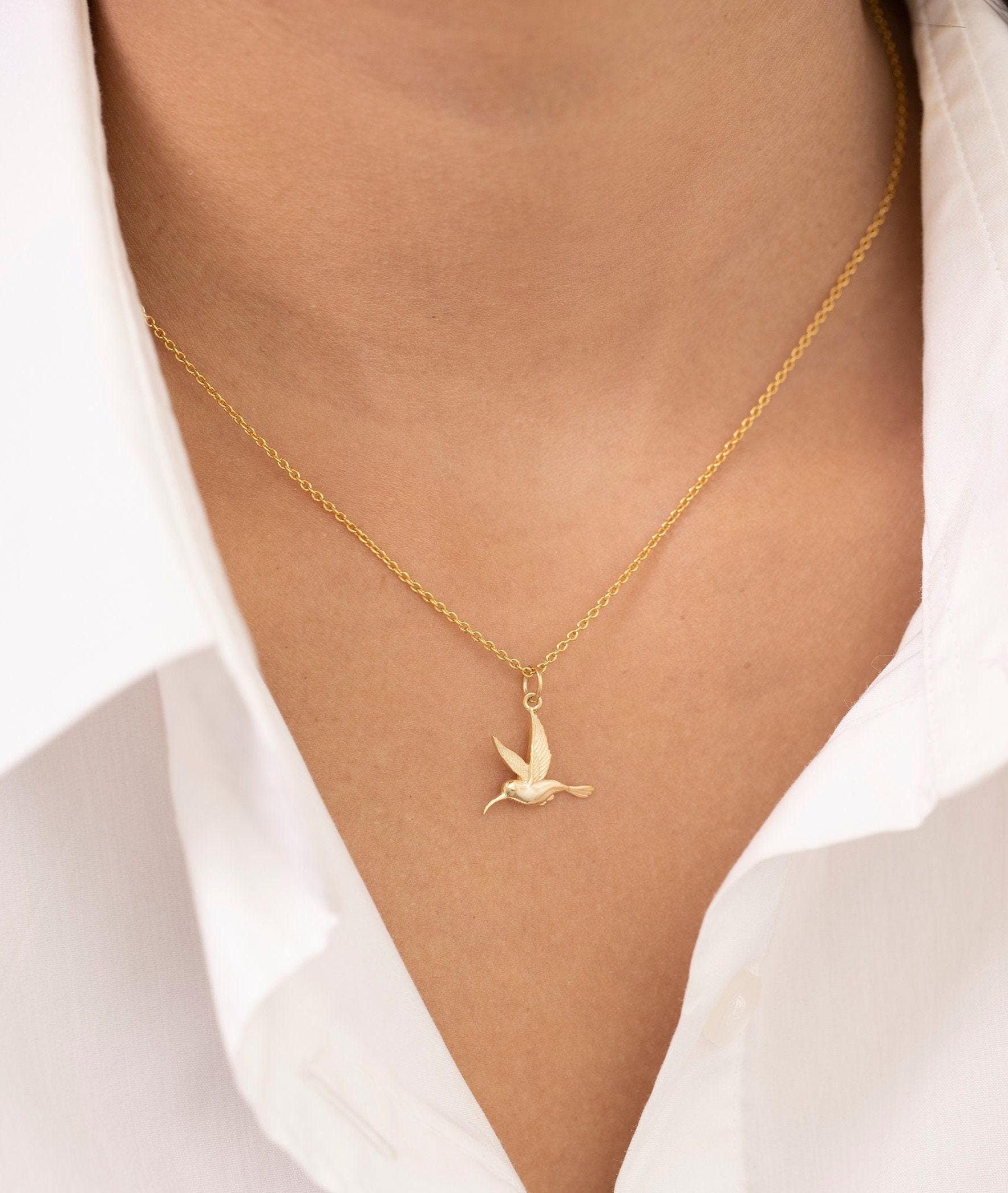 Humming Bird Pendent Necklace, Dainty Bird Necklace, Tiny Bird Necklace, Tropical Bird Jewelry, Christmas Jewelry Gift