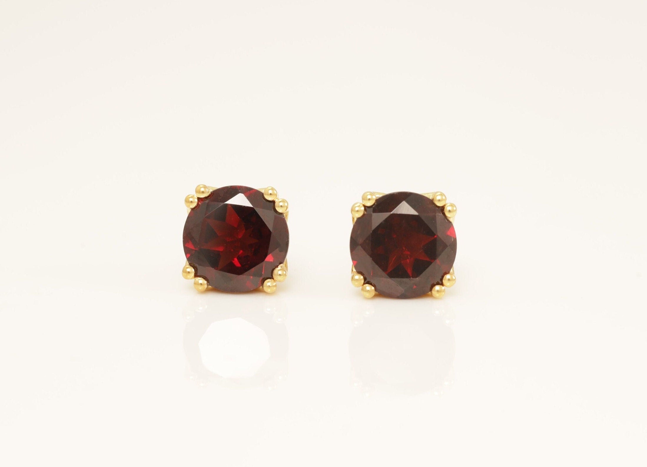Garnet Filigree Stud Earrings, January Birthstone Gift, Double Prong Filigree Studs Gift for Women, Garnet Earrings