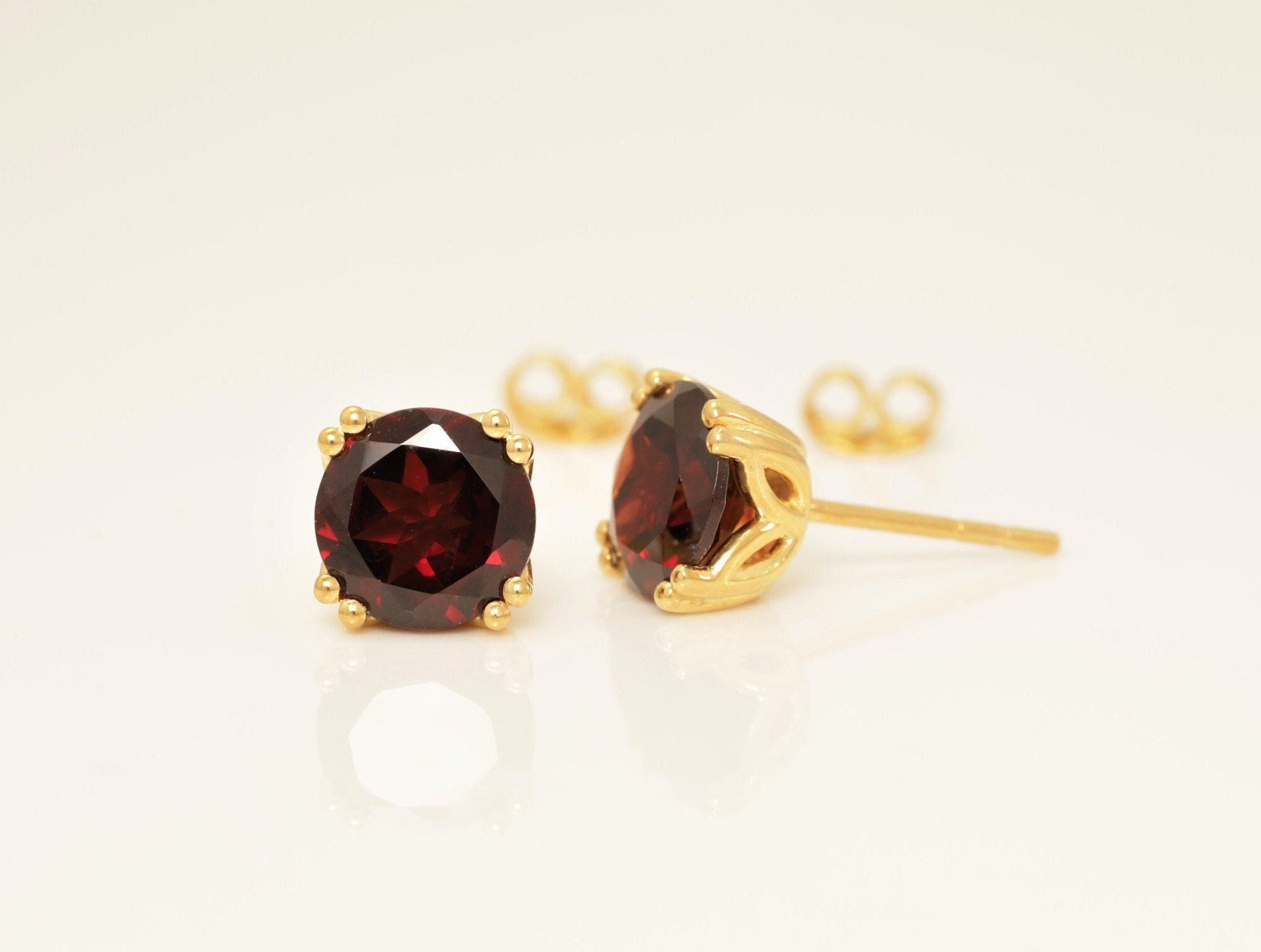 Garnet Filigree Stud Earrings, January Birthstone Gift, Double Prong Filigree Studs Gift for Women, Garnet Earrings