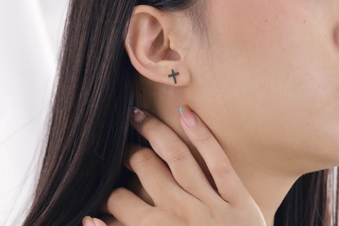 Cross Stud Earrings / Tiny Cross Earrings in Sterling Silver / Religious Earrings Gift / Minimalist Earrings / Last Minute Gifts