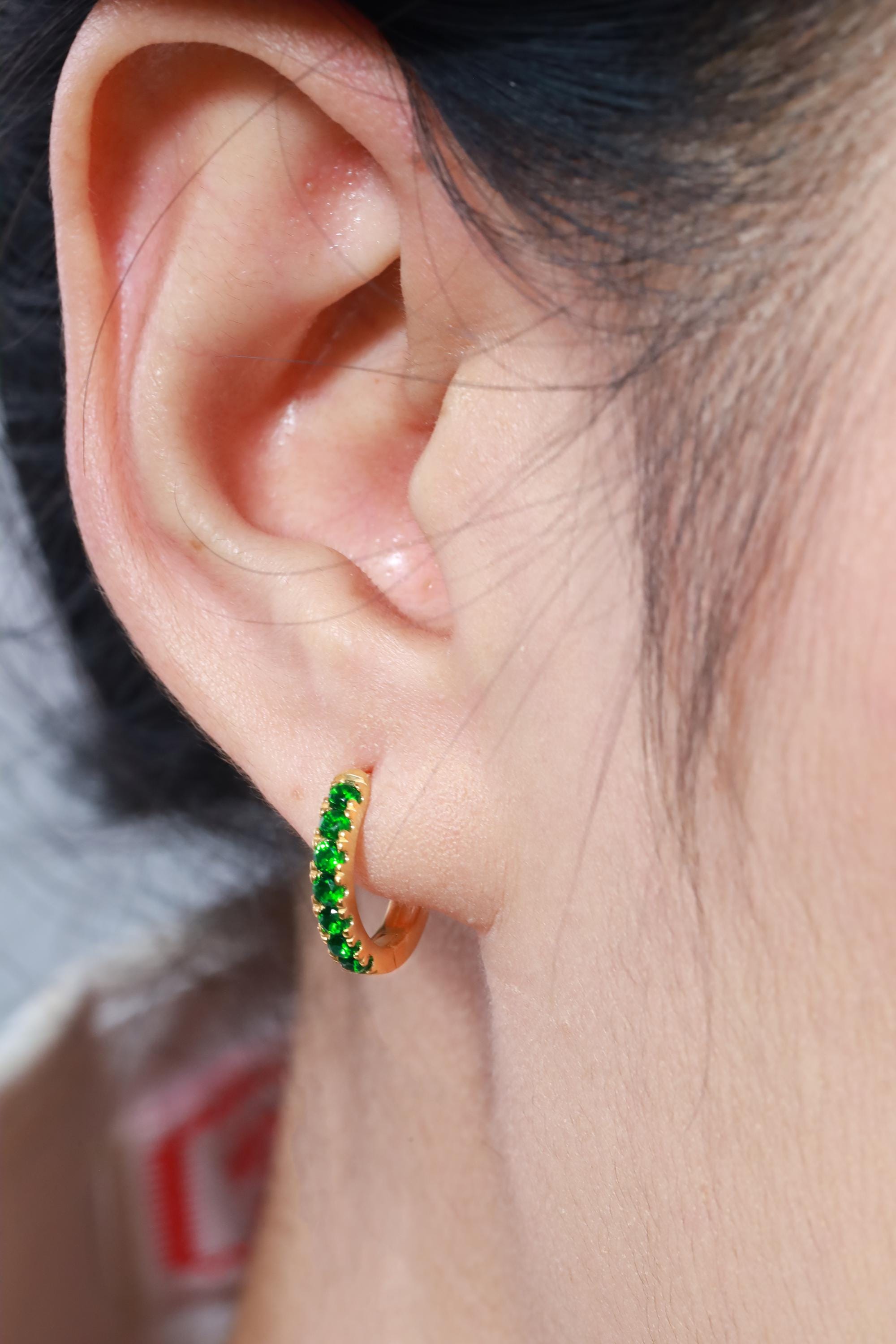 Seven Stones Green Emerald Hoop Earrings, May Birthstone Gifts, Huggie Hoop Earrings, Minimal Hoop Earrings Gift for Women