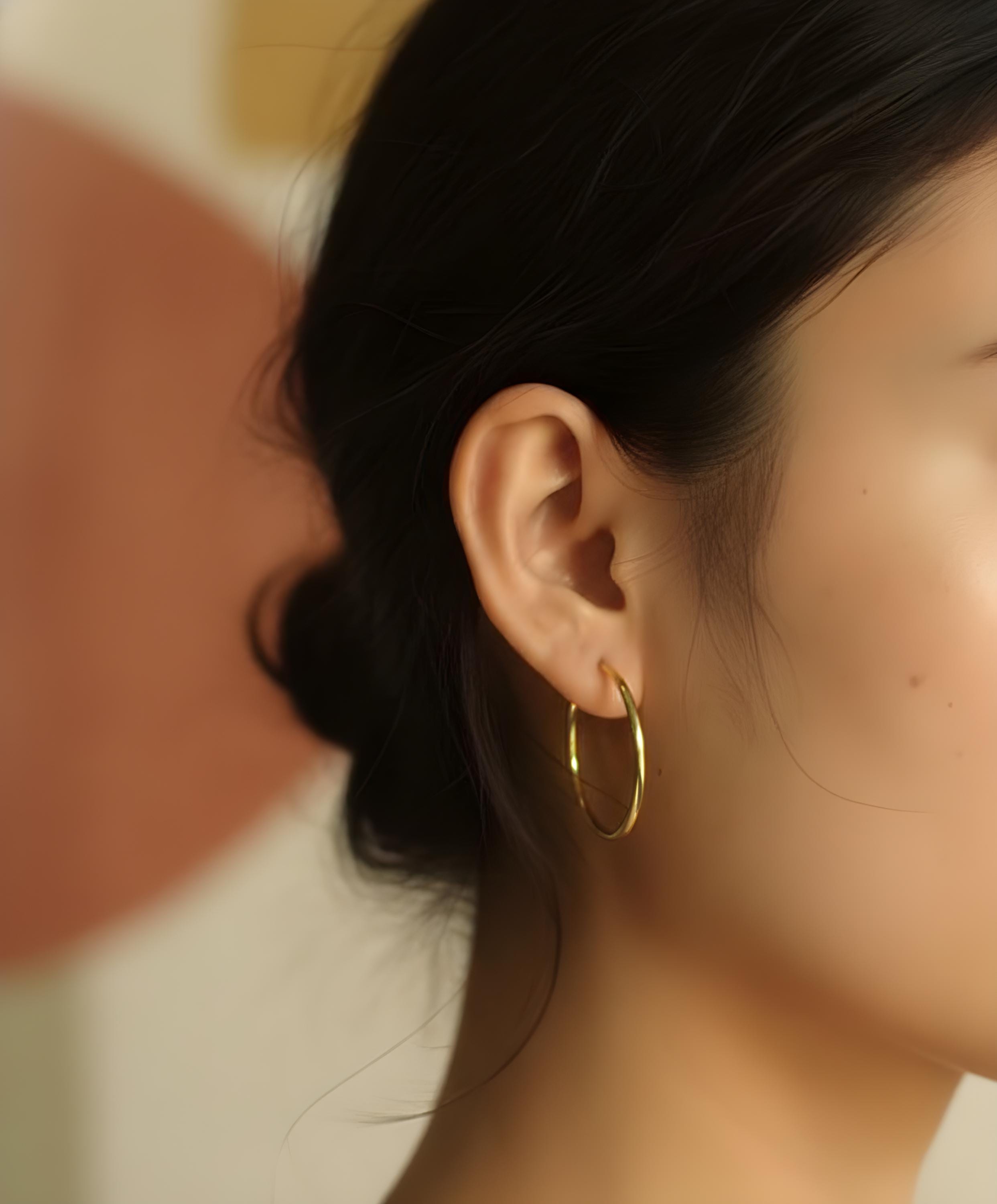 Gold Hoop Earrings / Minimalist Hoops / 25 MM Lightweight Hoop Earrings / Endless Hoop Earrings