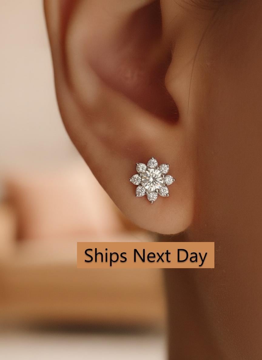 Flower Stud Earrings / Flower Stud Charm / Diamonds Minimalist Earrings / Floral Jewelry / Christmas Gift for Her / Valentine's Day Gift