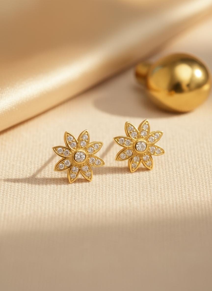 Daisy Diamond Stud Earrings / Flower Earrings / Diamonds Minimalist Earrings / Floral Jewelry / In Stock