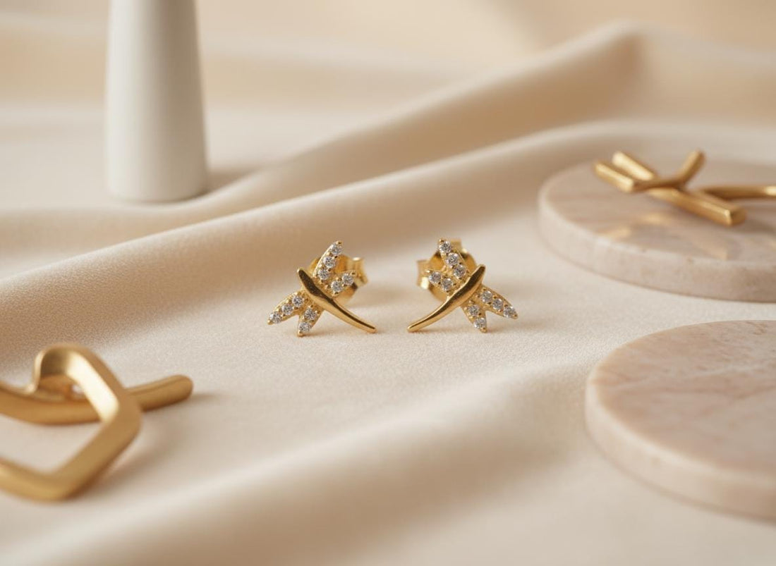 Dragonfly Stud Earrings / Insect Earrings / Gift for Mom / Gift for Sister / Gift for Insect Lover / Last Minute Gifts