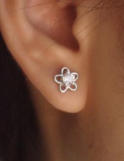 Flower Stud Earrings / 925 Sterling Silver Flower Earrings / Diamonds Minimalist Earrings / Bridesmaid Gift
