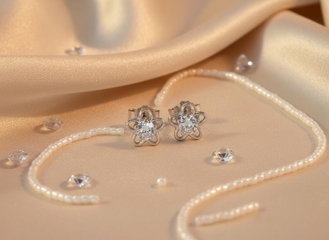 Flower Stud Earrings / 925 Sterling Silver Flower Earrings / Diamonds Minimalist Earrings / Bridesmaid Gift