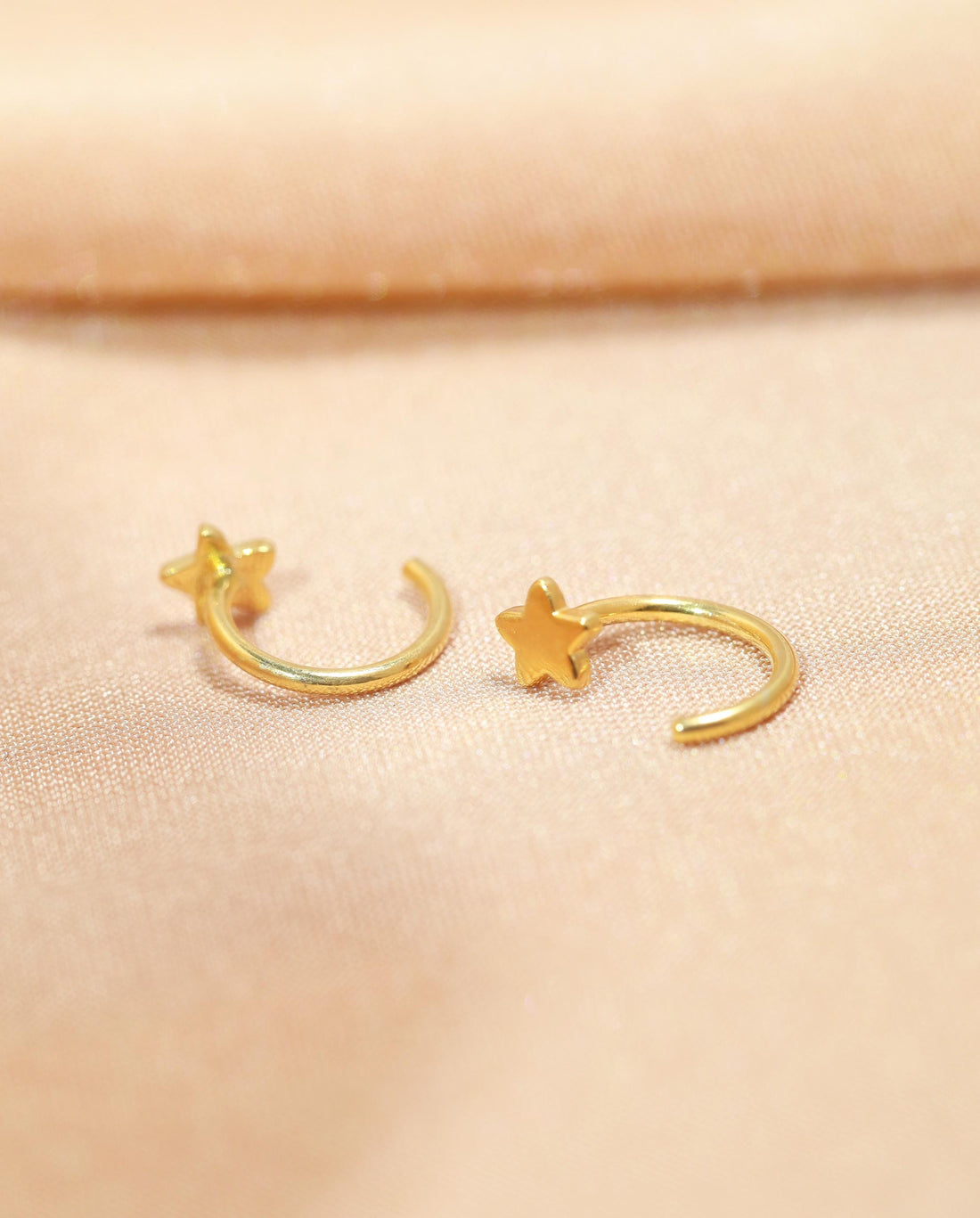 Star Open Huggies Earrings Star Charm Huggie Earrings 18K Gold Star Hoop Earrings Dainty Star Hoop Earrings Cute Star Small Hoops