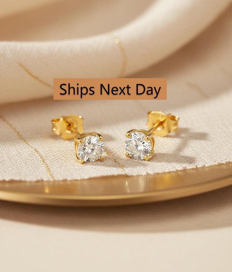 Diamond Solitaire Stud Earrings, Minimalist Earrings Gift for Her, Round Stud Earrings, Wedding Earrings