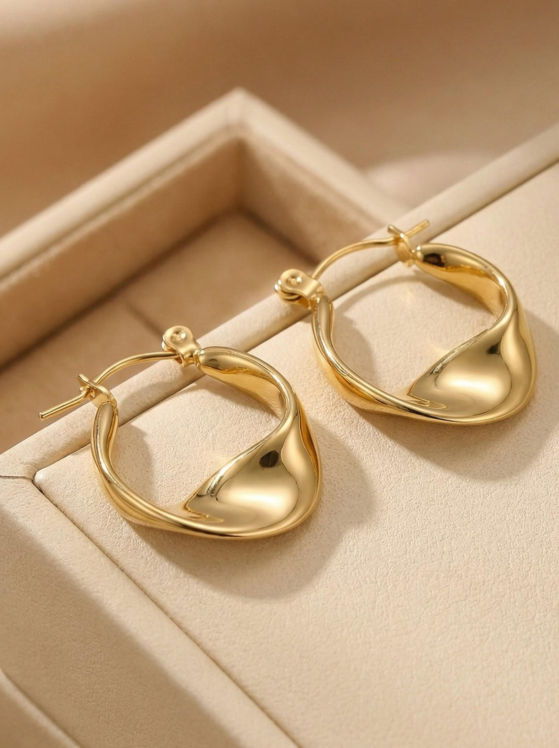 Twisted Plain Hoop Earring, 18K Gold Plated Huggie Hoops, Geometric Ear Buckle, Bridal Earrings Gift for Women