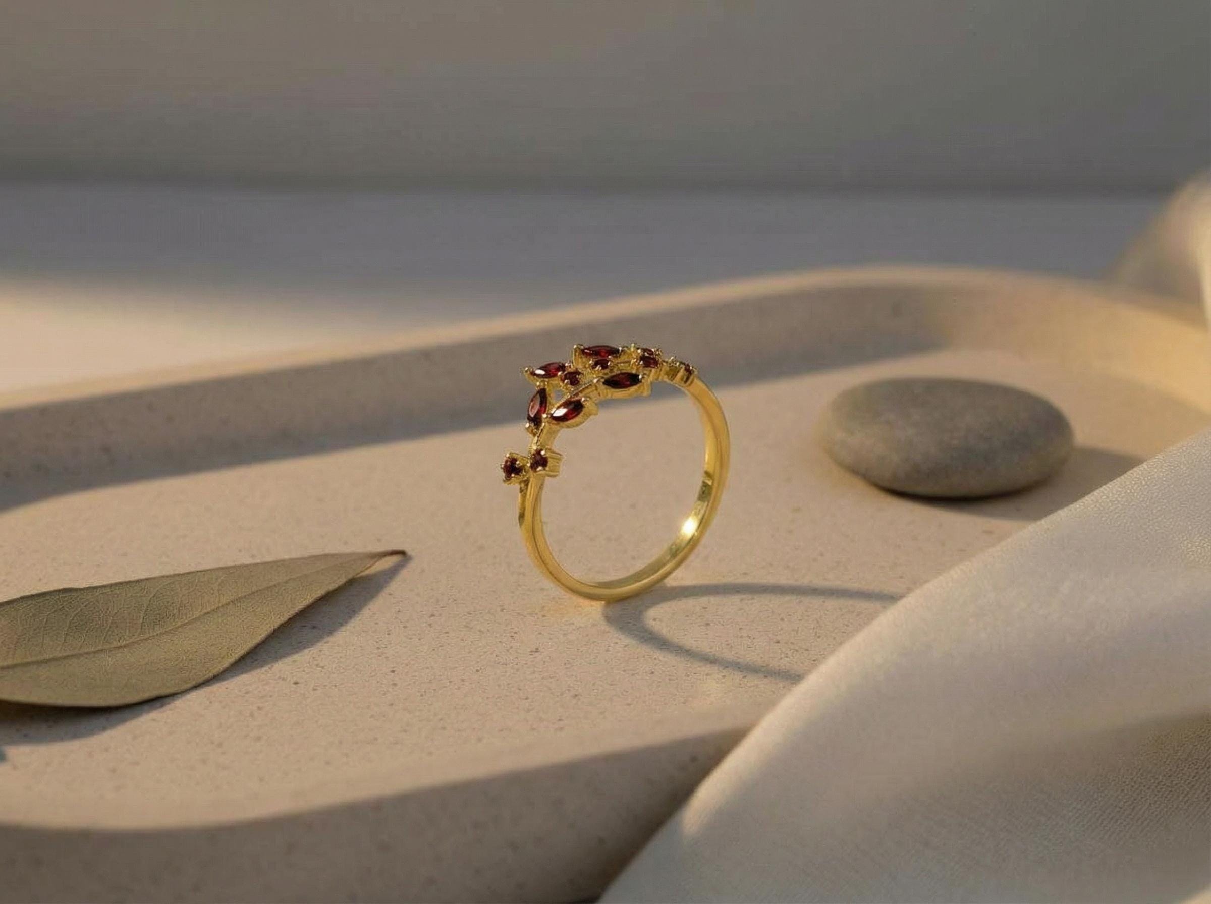 Garnet Birthstone Ring, Nature Inspired Leaf Ring, Marquise Garnet Vine Band, January Birthstone Gift, Botanical Jewelry, Custom Metal Choic