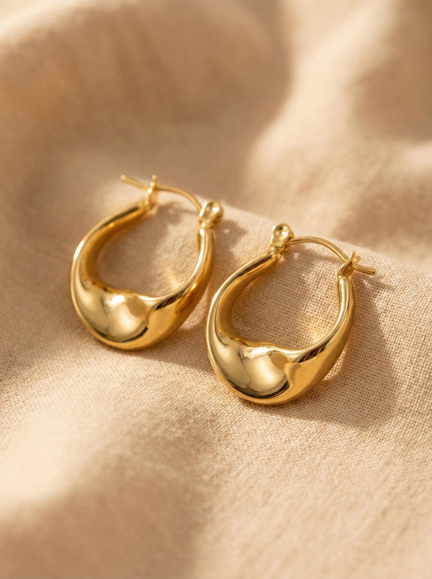 Twisted Plain Hoop Earring, 18K Gold Plated Huggie Hoops, Geometric Ear Buckle, Bridal Earrings Gift for Women