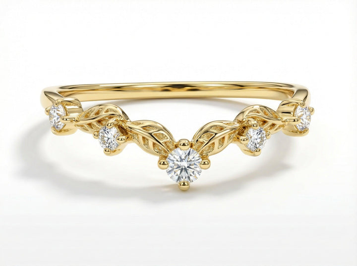 Vintage Moissanite Wedding Ring, Unique Curved Band, Vintage Anniversary Ring Gift for Women