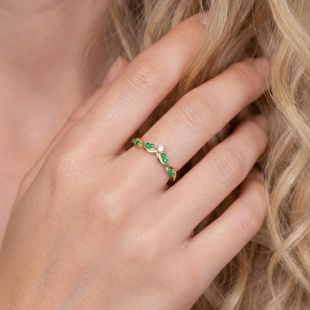 Emerald Curved Wedding Band, Green Gemstone Chevron Stacking Ring, May Birthstone Art Deco Bridal Band, Nature Inspired Ring