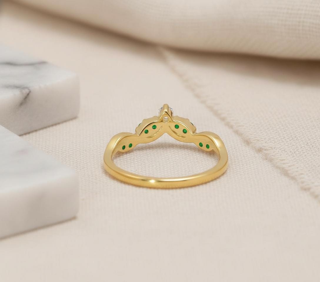 Emerald Curved Wedding Band, Green Gemstone Chevron Stacking Ring, May Birthstone Art Deco Bridal Band, Nature Inspired Ring