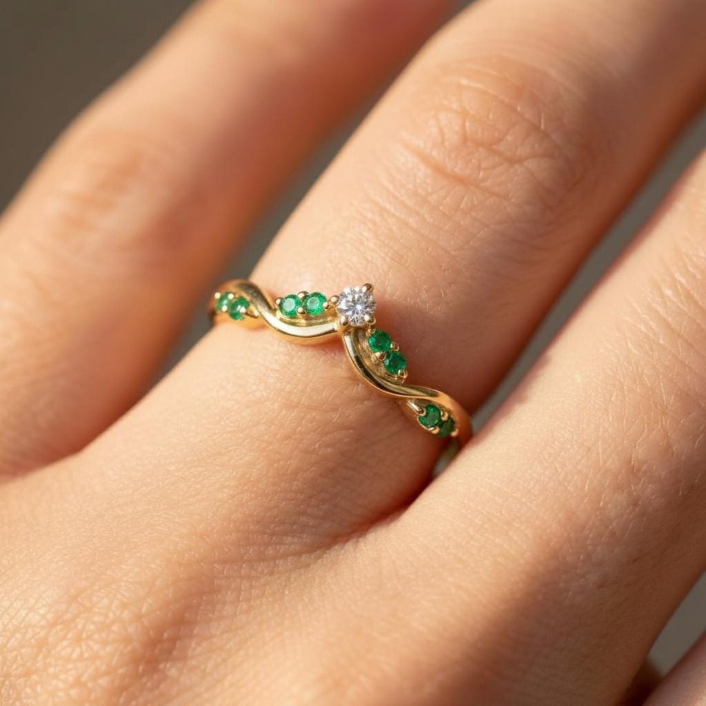 Emerald Curved Wedding Band, Green Gemstone Chevron Stacking Ring, May Birthstone Art Deco Bridal Band, Nature Inspired Ring