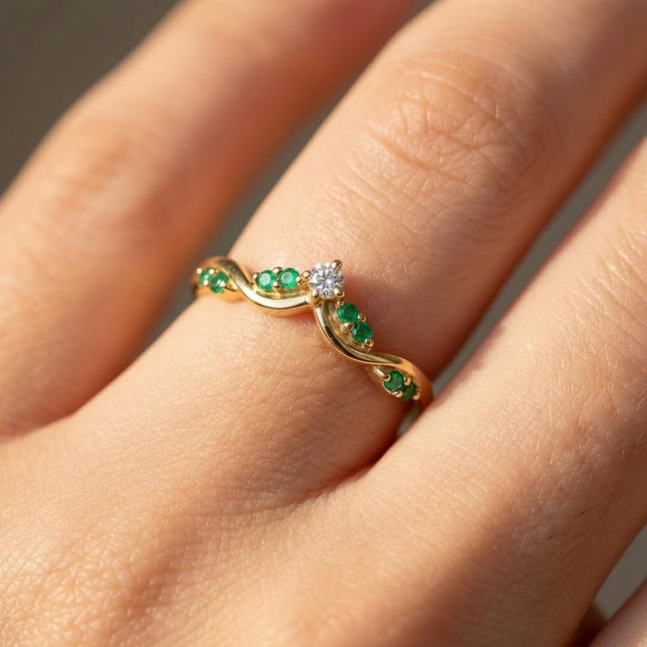 Emerald Curved Wedding Band, Green Gemstone Chevron Stacking Ring, May Birthstone Art Deco Bridal Band, Nature Inspired Ring