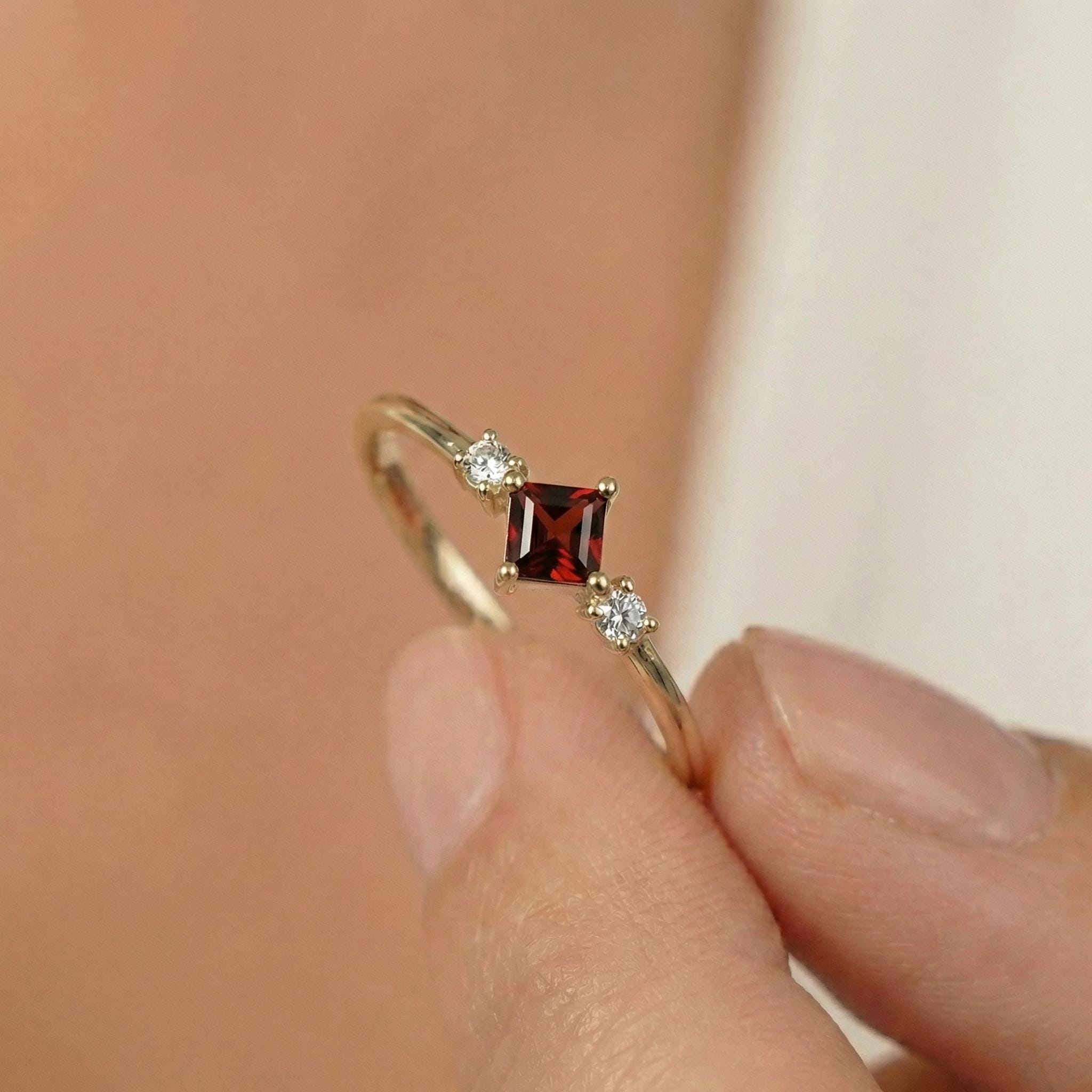 Garnet Promise Ring, January Birthstone Jewelry, Kite Cut Engagement Ring, Minimalist Three Stone Band, Dainty Gold Ring