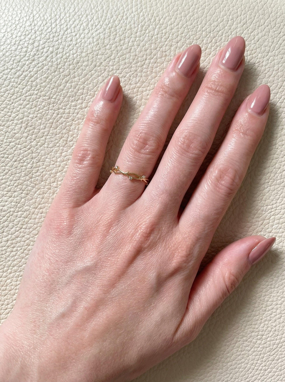 Delicate Diamond Twig Ring, Twist Branch Ring, Nature Inspired Dainty Stackable Band, Wedding Ring for Women