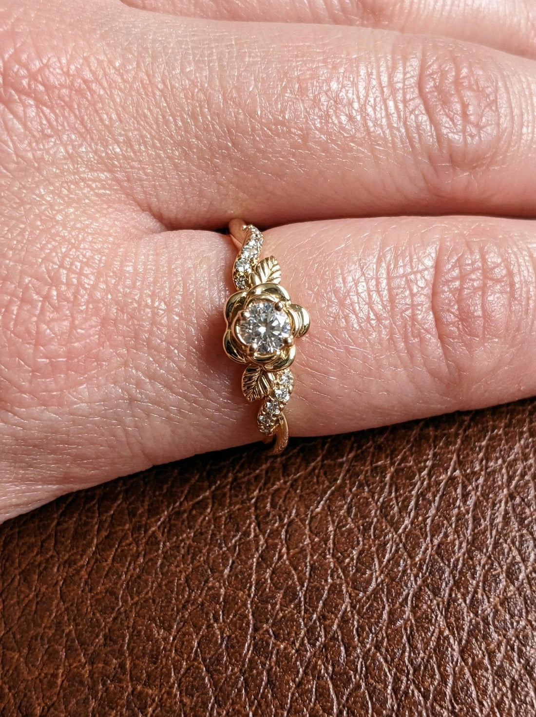 Flower Moissanite Engagement Ring, Floral Twist Promising Ring for Women, Nature Inspired Leaf Wedding Ring