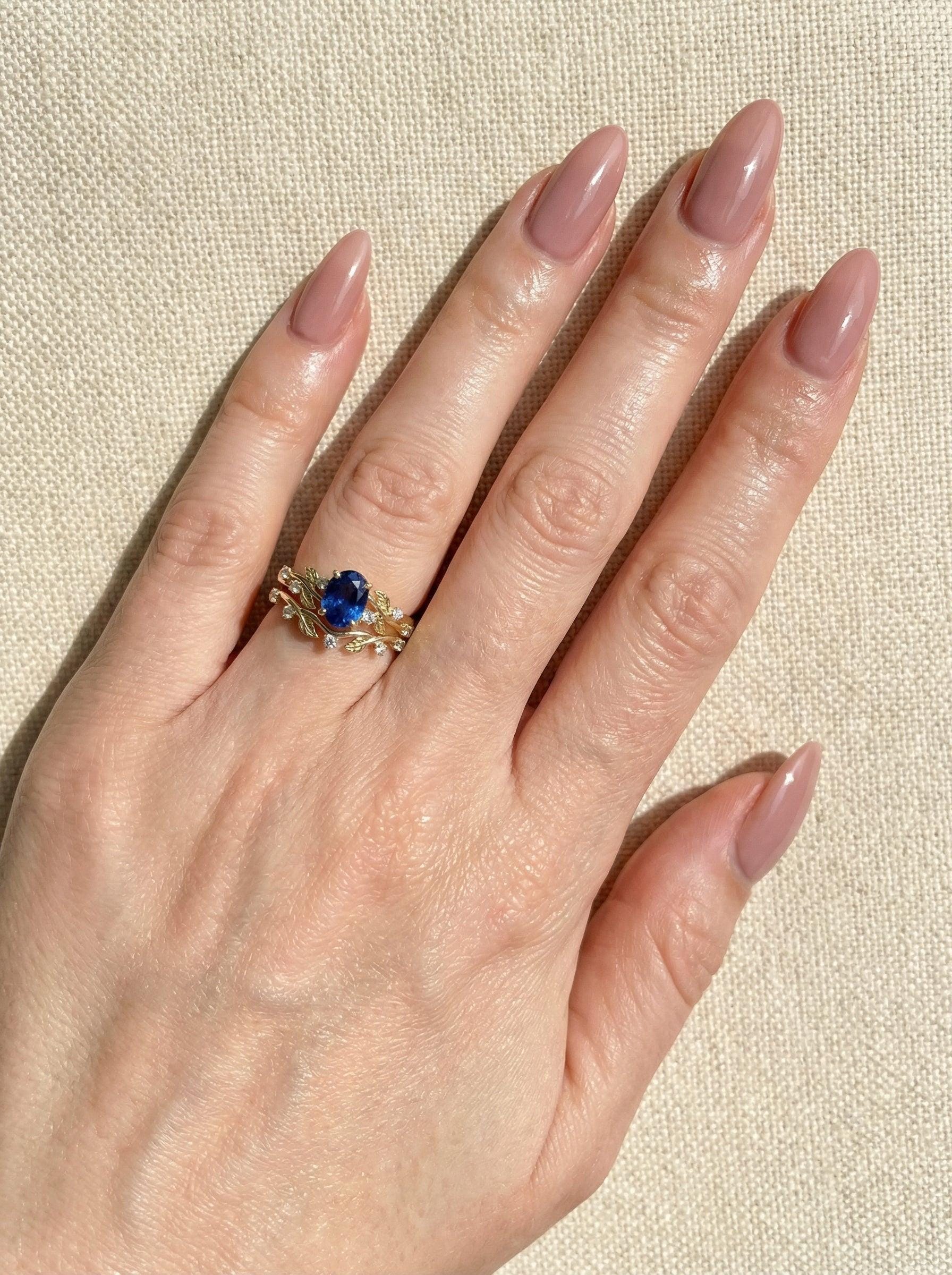 Gold Moissanite Leaf Ring, Nature Inspired Wedding Band, Matching Stackable Band for Women, Vintage Inspired Band Gift for Her