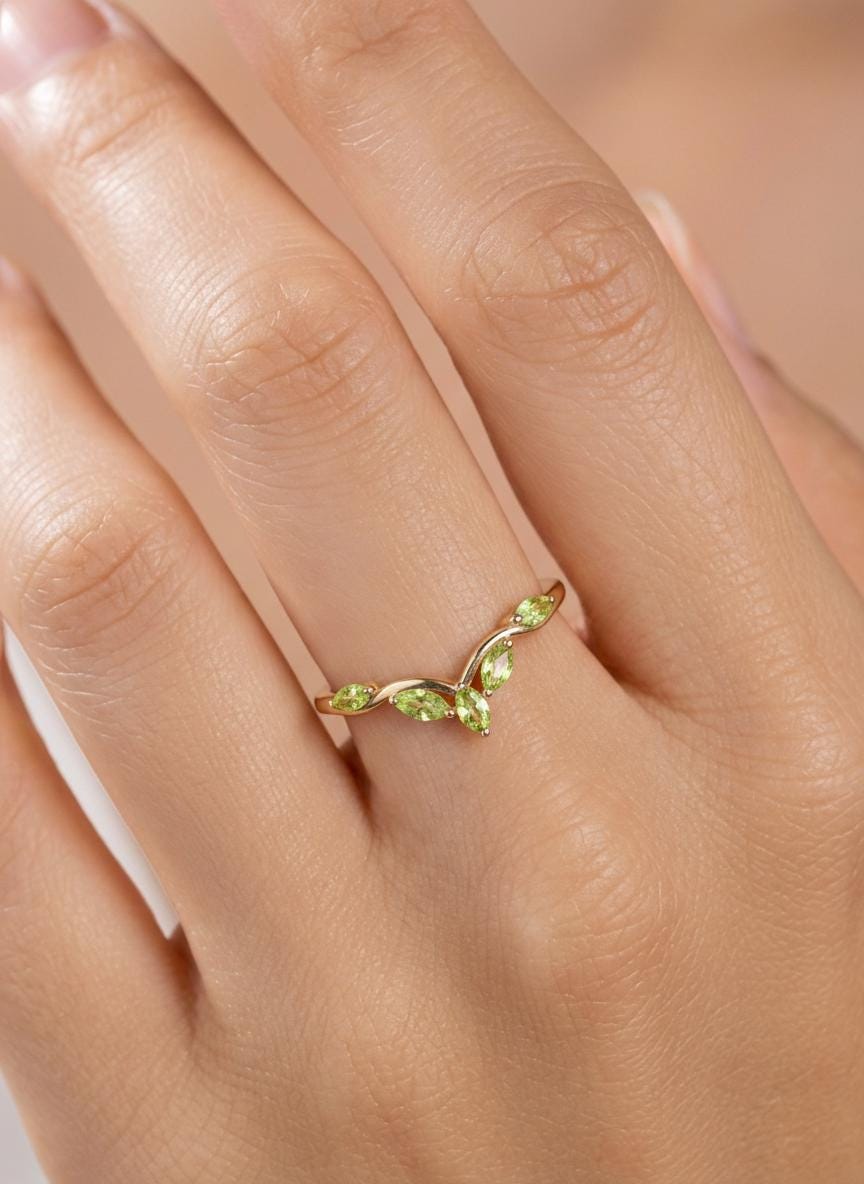 Curved Peridot Marquise Cluster Band, 18K Gold August Birthstone V-Shaped Ring, Dainty Green Peridot Enhancer