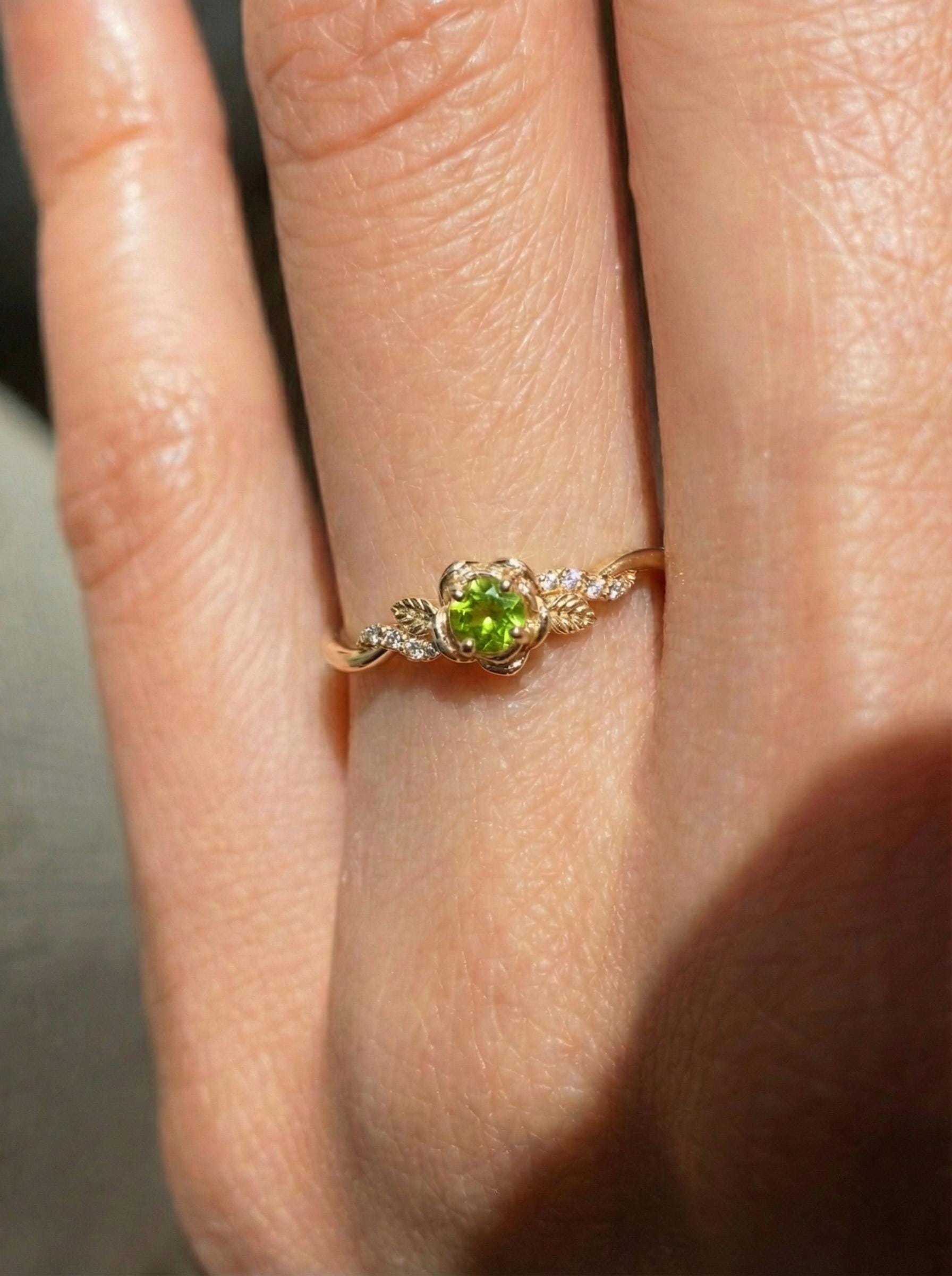Flower Peridot Engagement Ring, Floral Twist Promise Ring for Women, Nature Inspired Leaf Wedding Ring, August Birthstone