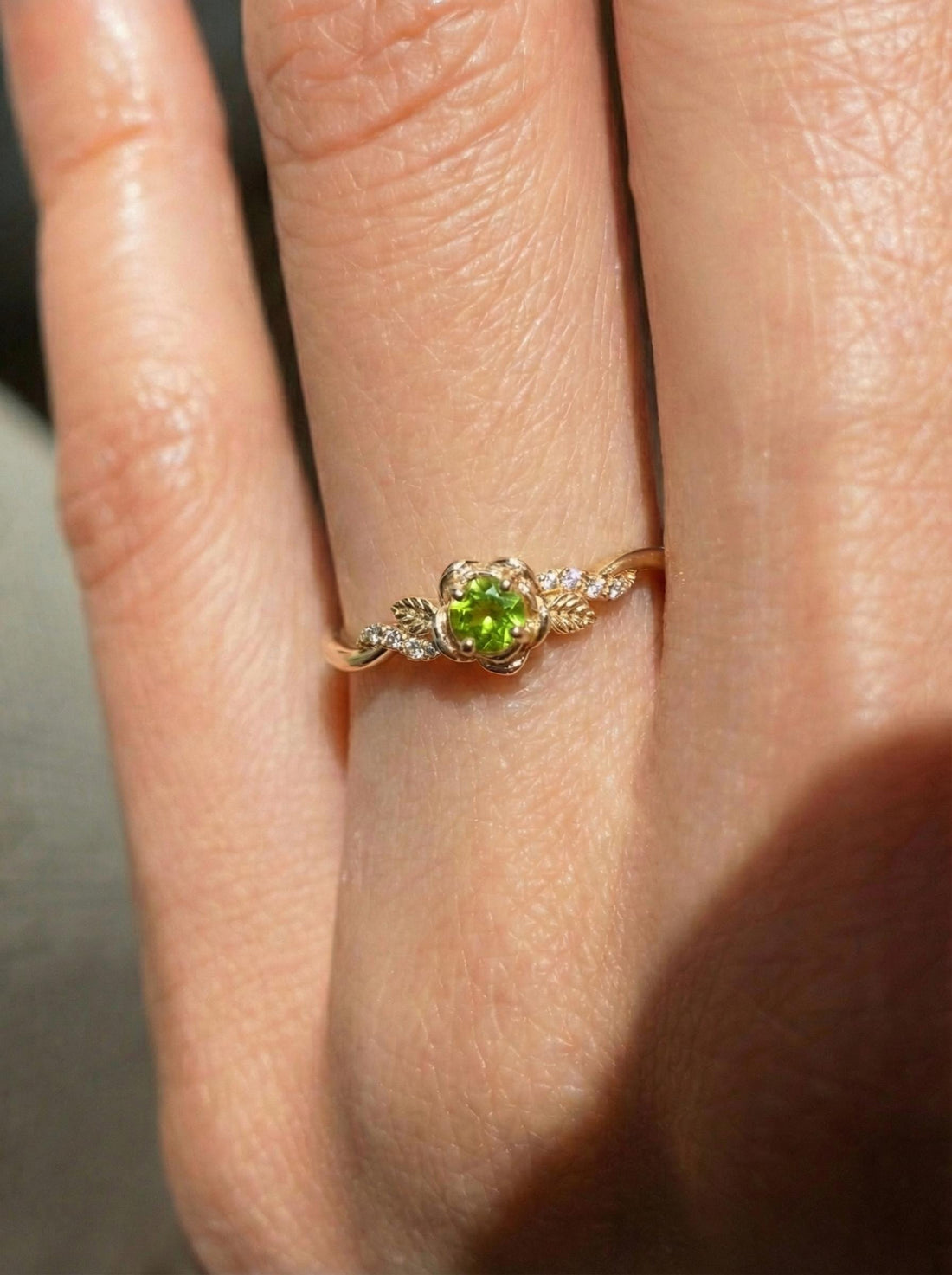 Flower Peridot Engagement Ring, Floral Twist Promise Ring for Women, Nature Inspired Leaf Wedding Ring, August Birthstone