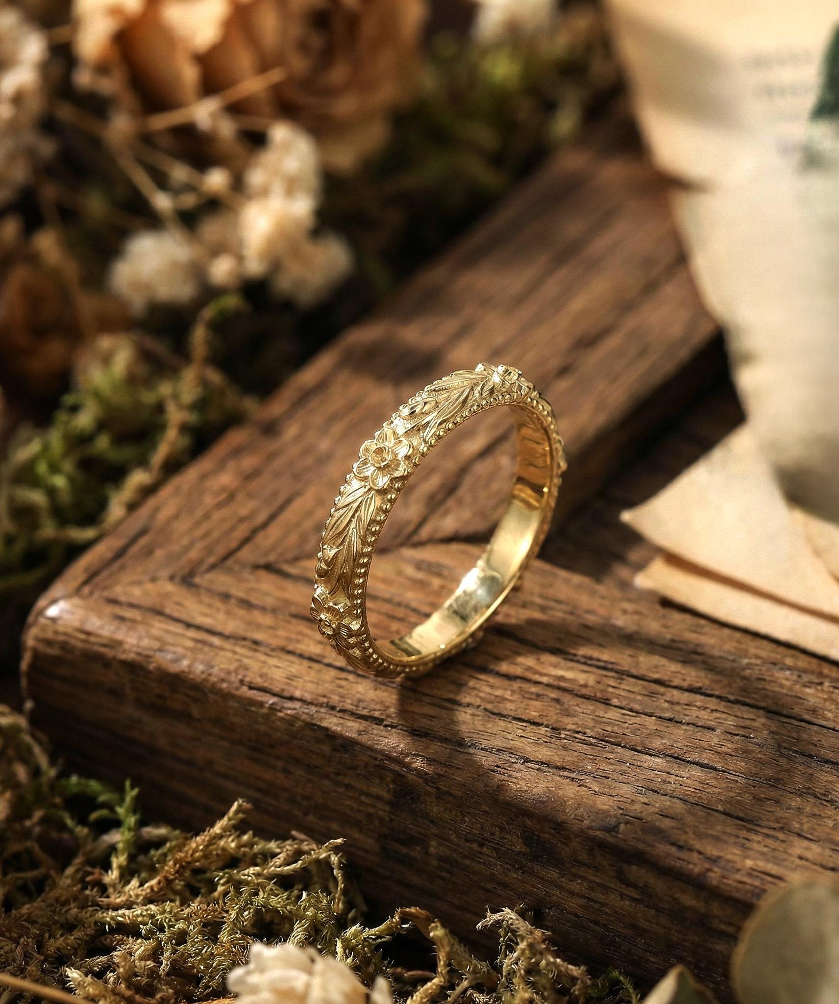 Daffodil Floral Wedding Band, Unique Flower 10K/14K/18K Plain Gold Antique Ring, March Birth Flower Band