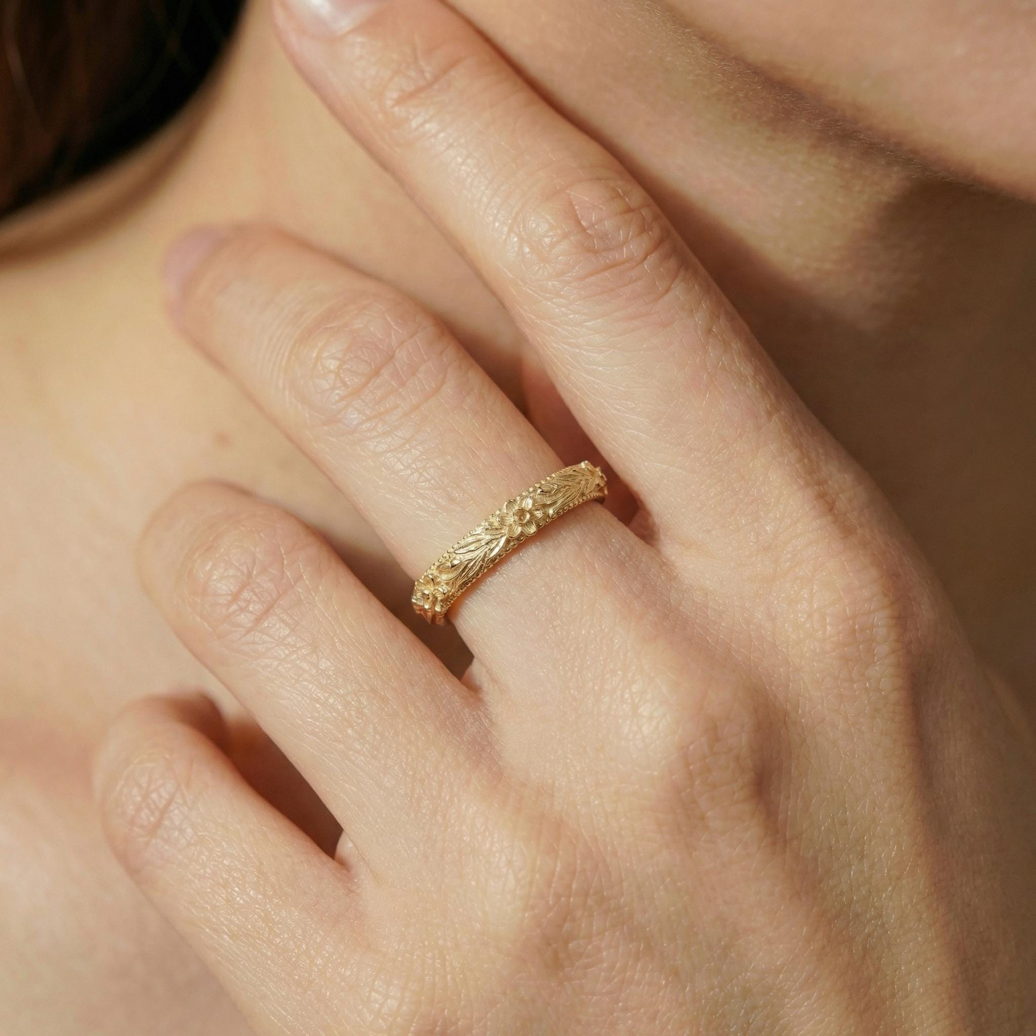 Daffodil Floral Wedding Band, Unique Flower 10K/14K/18K Plain Gold Antique Ring, March Birth Flower Band