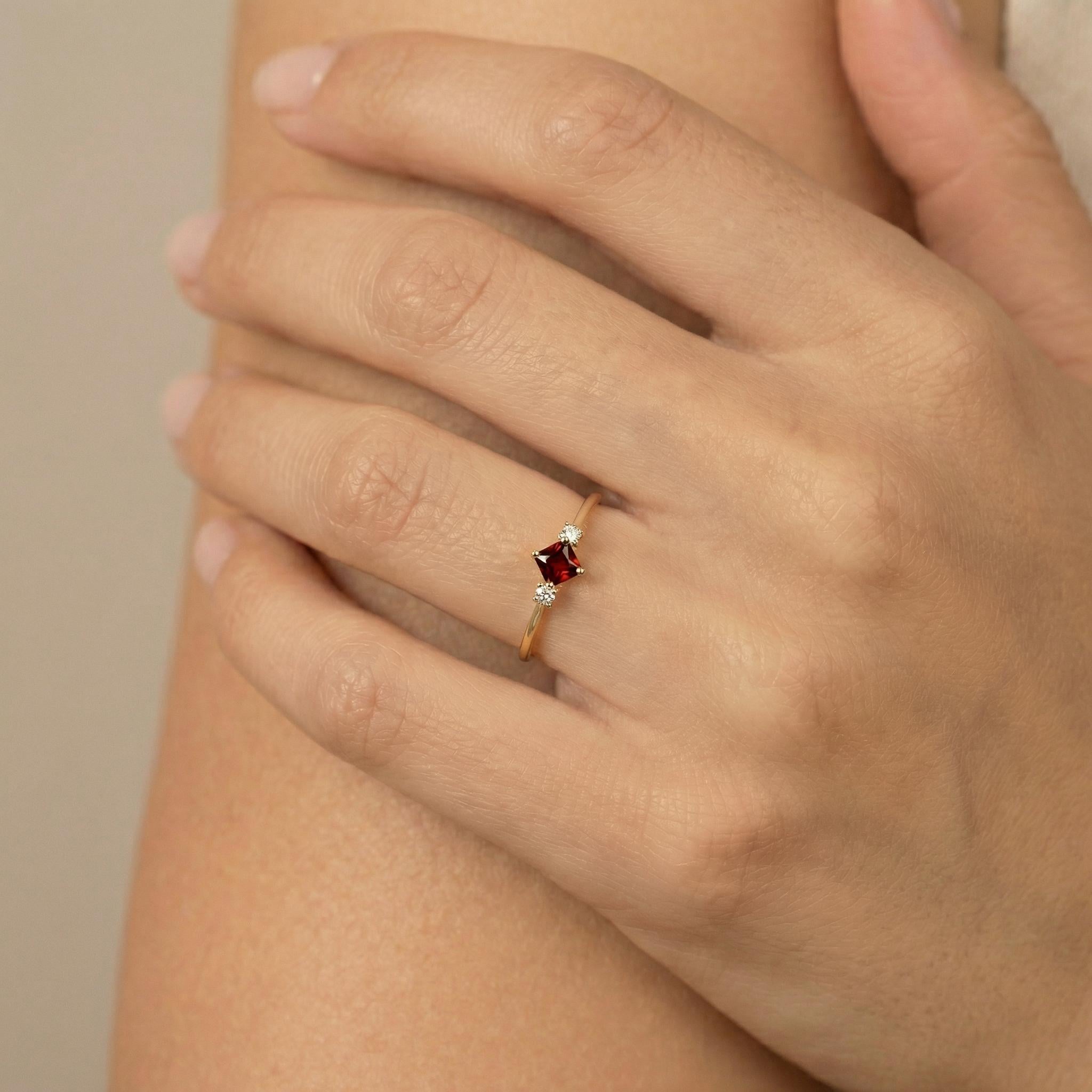Garnet Promise Ring, January Birthstone Jewelry, Kite Cut Engagement Ring, Minimalist Three Stone Band, Dainty Gold Ring
