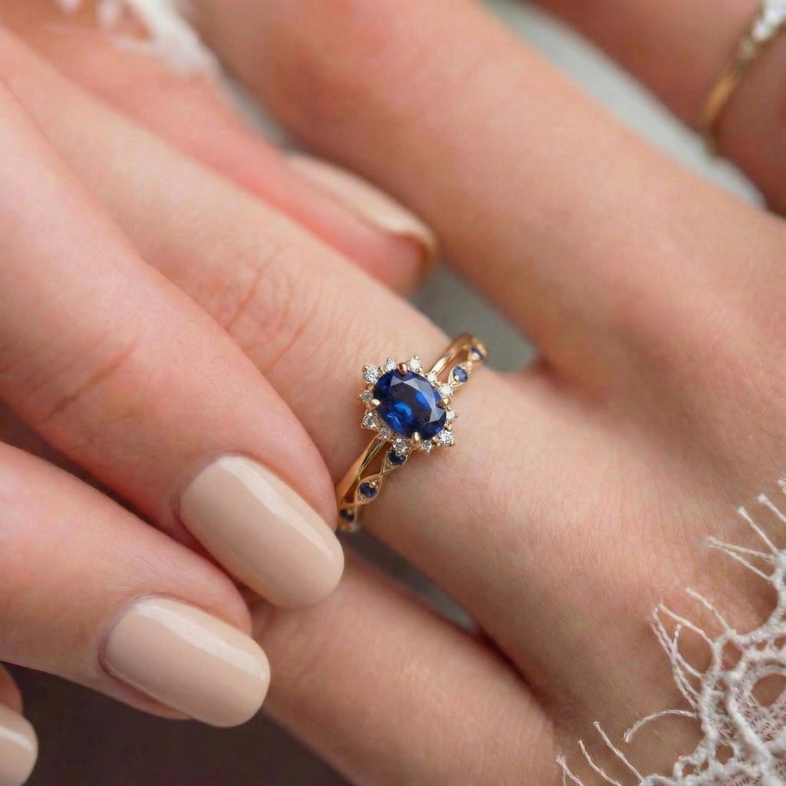 0.60ct Sapphire Engagement Ring Set, 18K Solid Gold Vintage Halo Wedding Ring for Women, Oval Bridal Set, September Birthstone