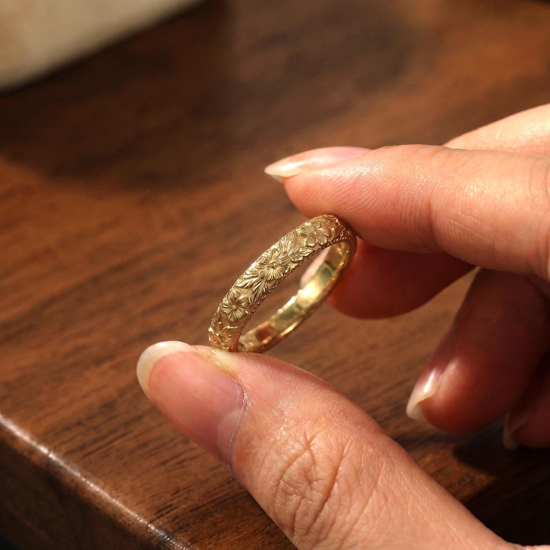 Violet Primrose Floral Wedding Band, Unique Flower 10K/14K/18K Plain Gold Antique Ring, February Birth Flower Band