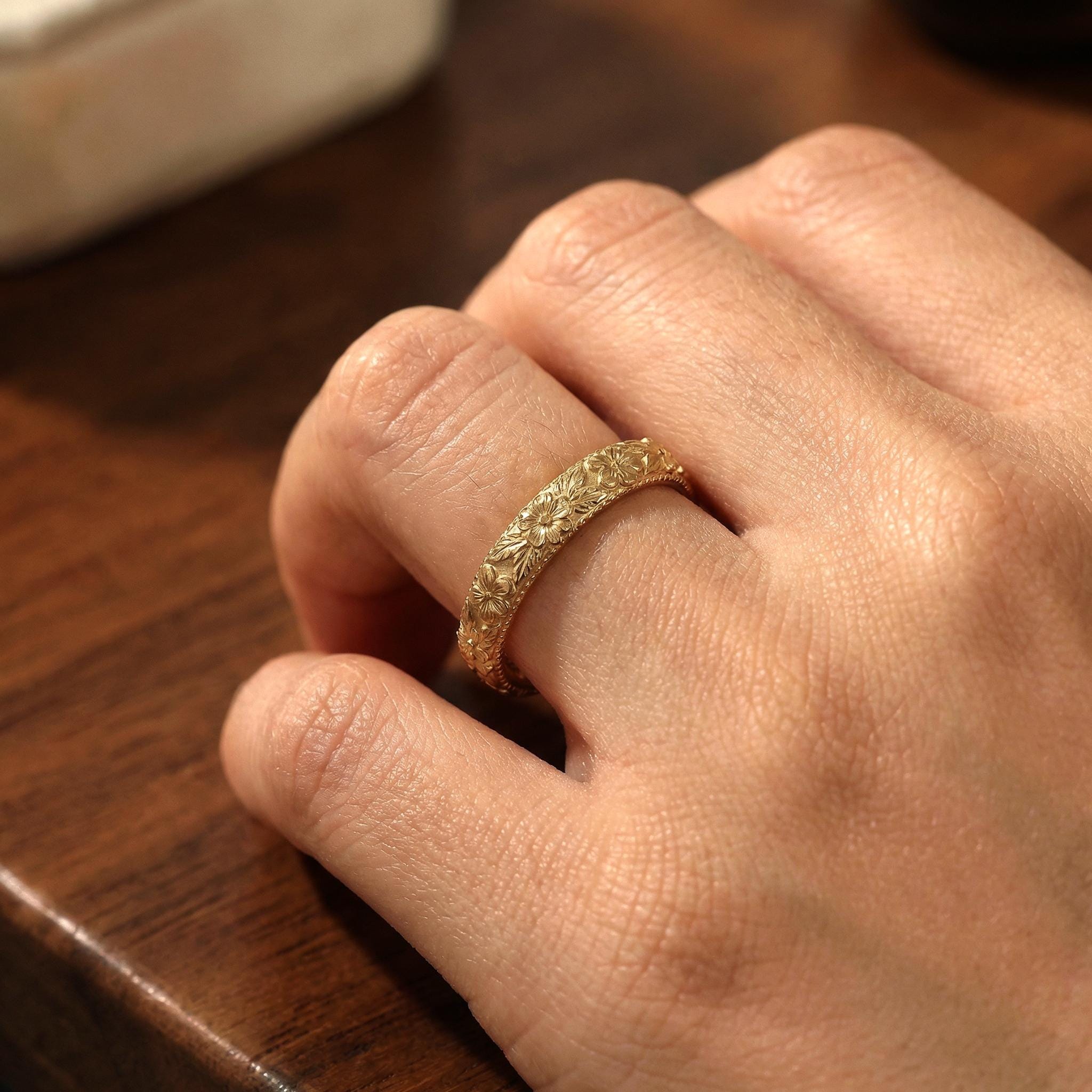 Violet Primrose Floral Wedding Band, Unique Flower 10K/14K/18K Plain Gold Antique Ring, February Birth Flower Band
