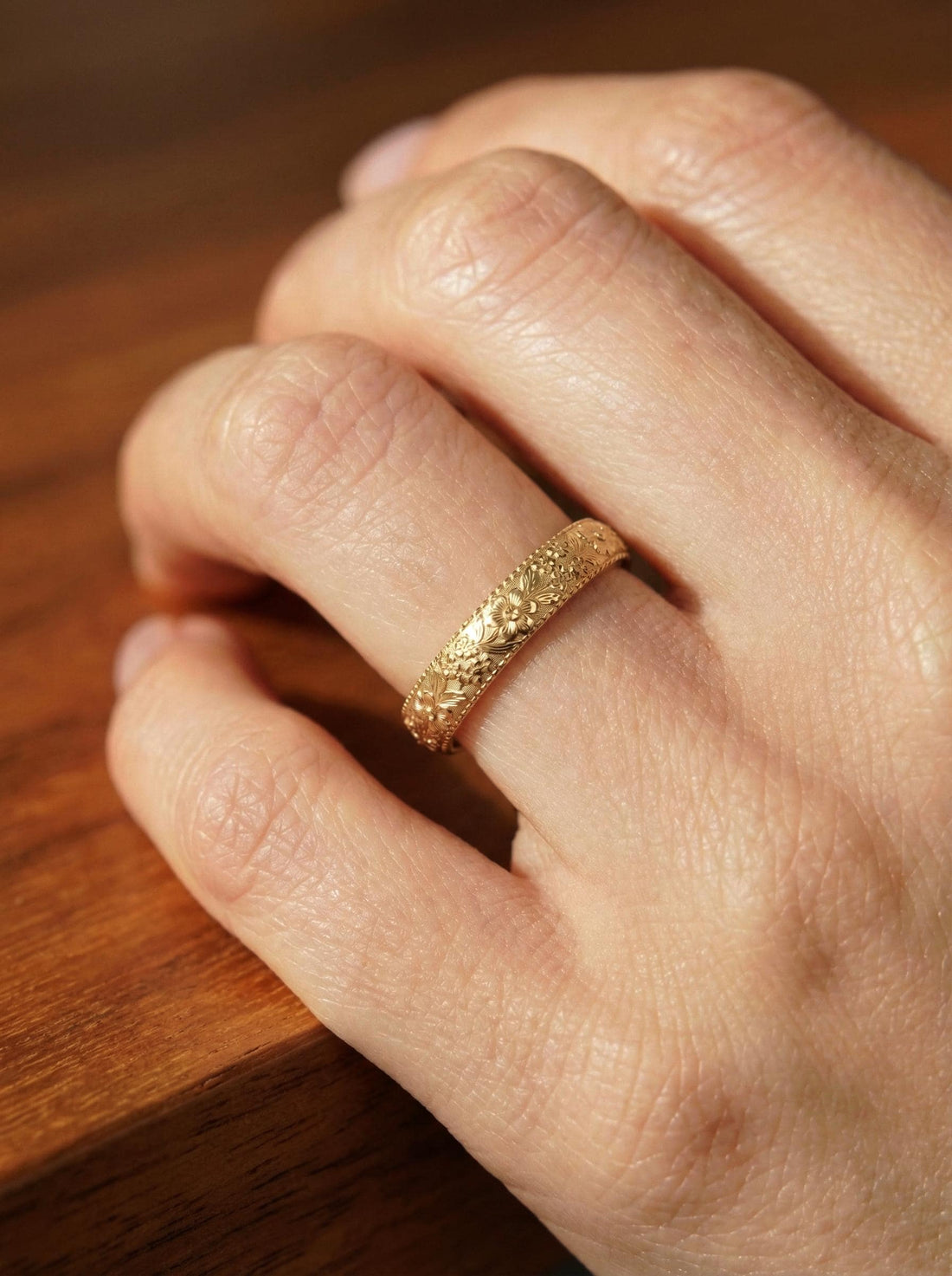 Daisy Floral Wedding Band, Unique Flower 10K/14K/18K Plain Gold Antique Ring, April Birth Flower Band