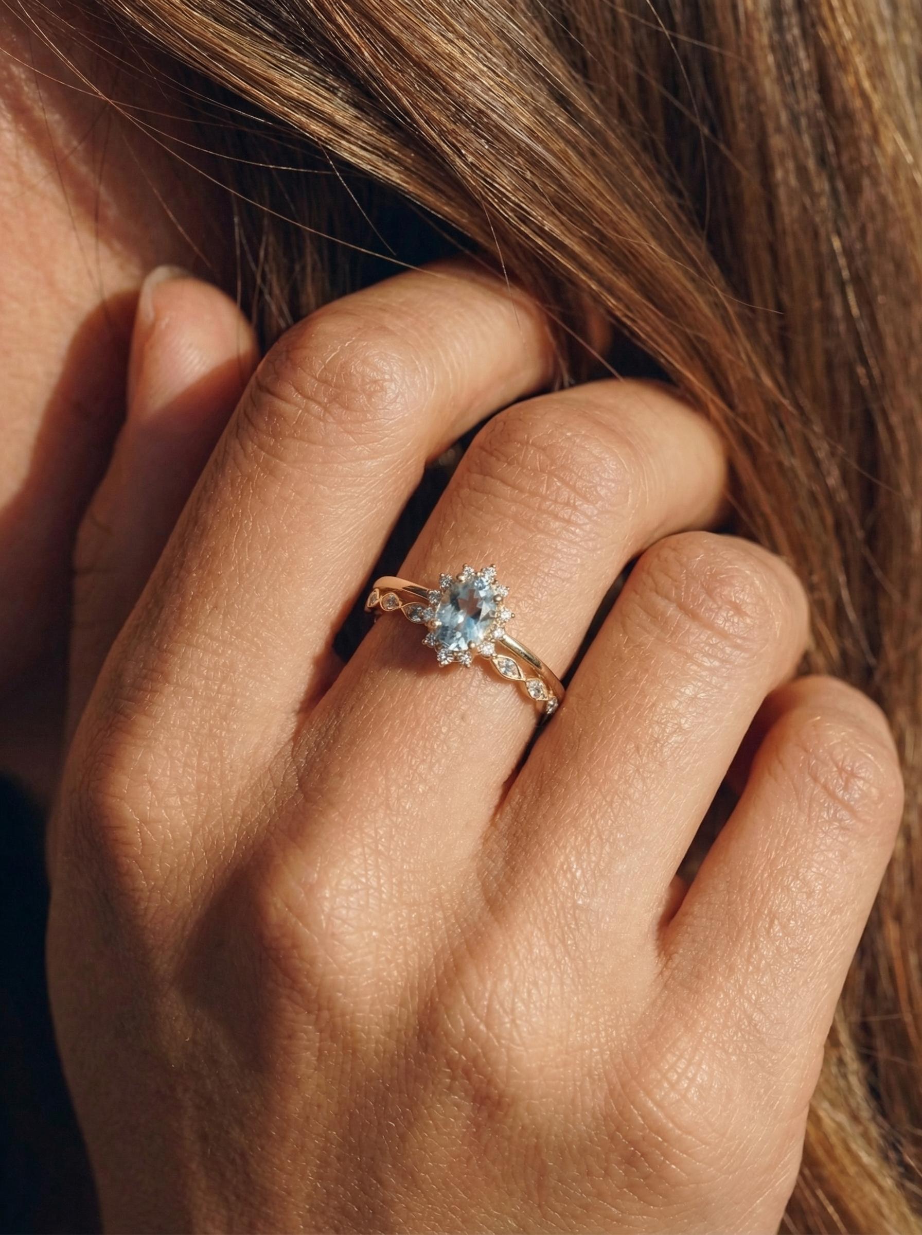 0.60ct Aquamarine Engagement Ring Set, 18K Solid Gold Vintage Halo Wedding Ring for Women, Oval Bridal Set March Birthstone