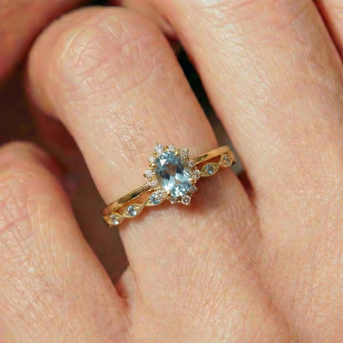 0.60ct Aquamarine Engagement Ring Set, 18K Solid Gold Vintage Halo Wedding Ring for Women, Oval Bridal Set March Birthstone