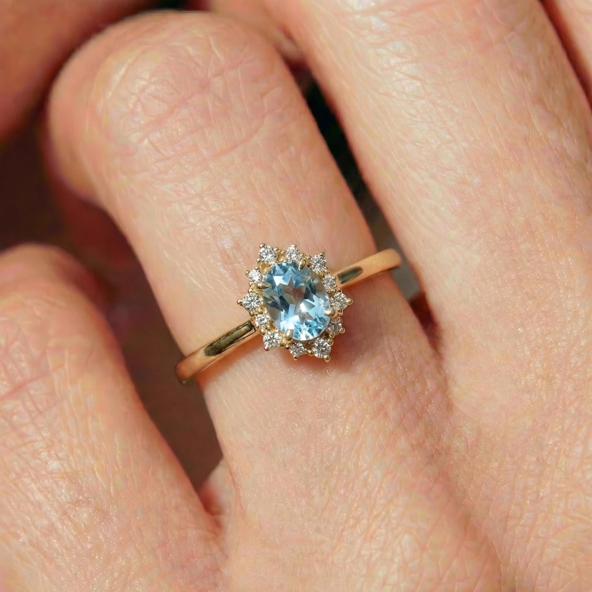 0.60ct Aquamarine Engagement Ring Set, 18K Solid Gold Vintage Halo Wedding Ring for Women, Oval Bridal Set March Birthstone