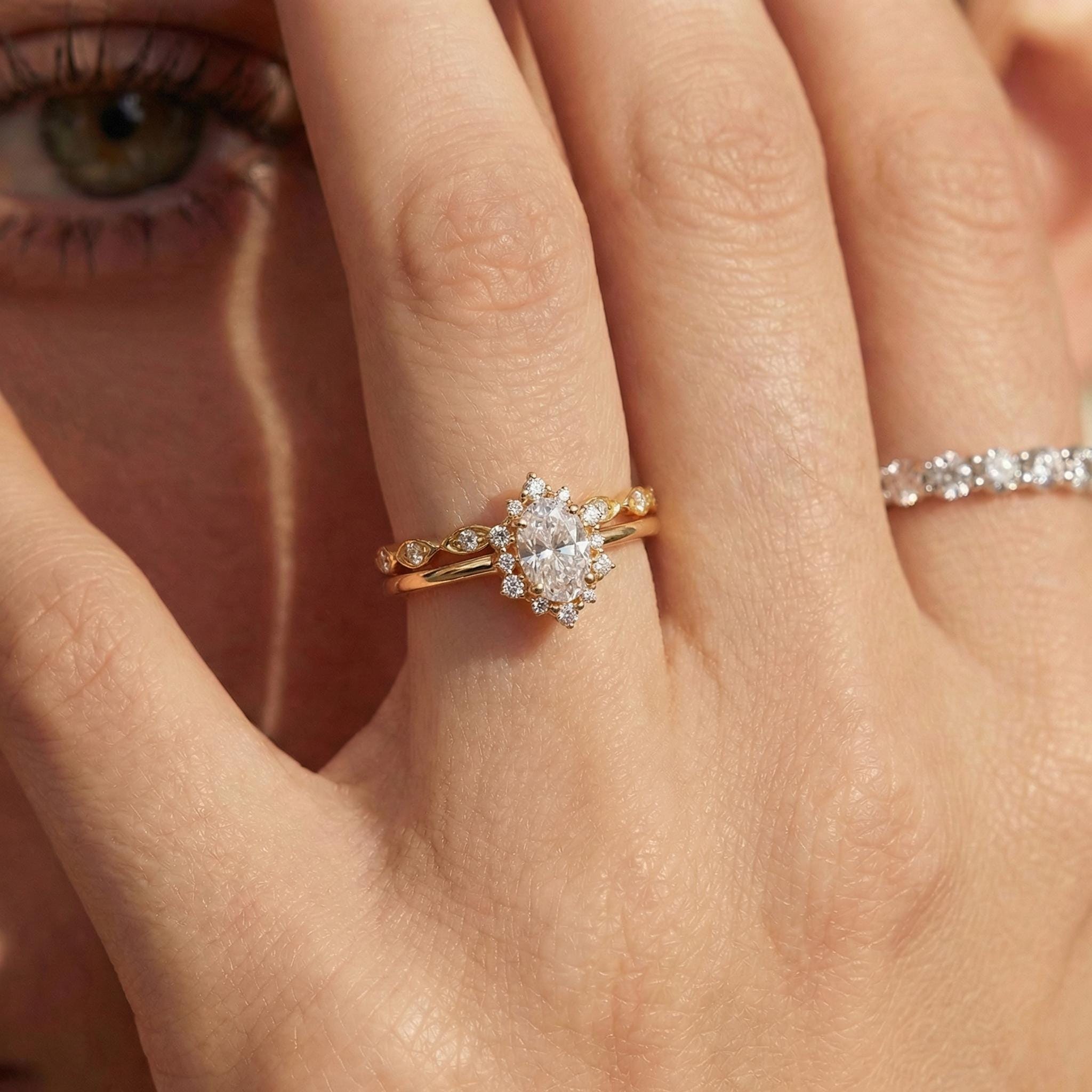 0.60ct Diamond Engagement Ring Set, 18K Solid Gold Vintage Halo Wedding Ring for Women, Oval Bridal Set April Birthstone