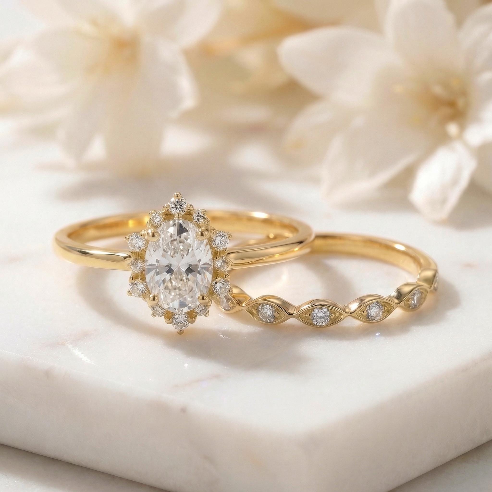 0.60ct Diamond Engagement Ring Set, 18K Solid Gold Vintage Halo Wedding Ring for Women, Oval Bridal Set April Birthstone