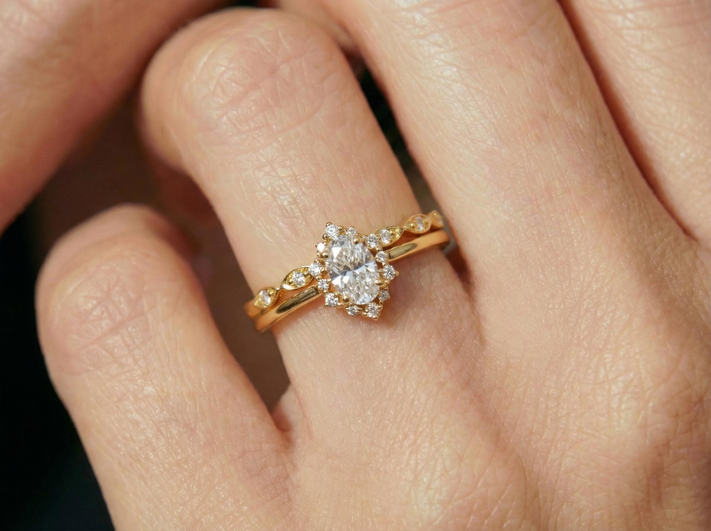 0.60ct Diamond Engagement Ring Set, 18K Solid Gold Vintage Halo Wedding Ring for Women, Oval Bridal Set April Birthstone