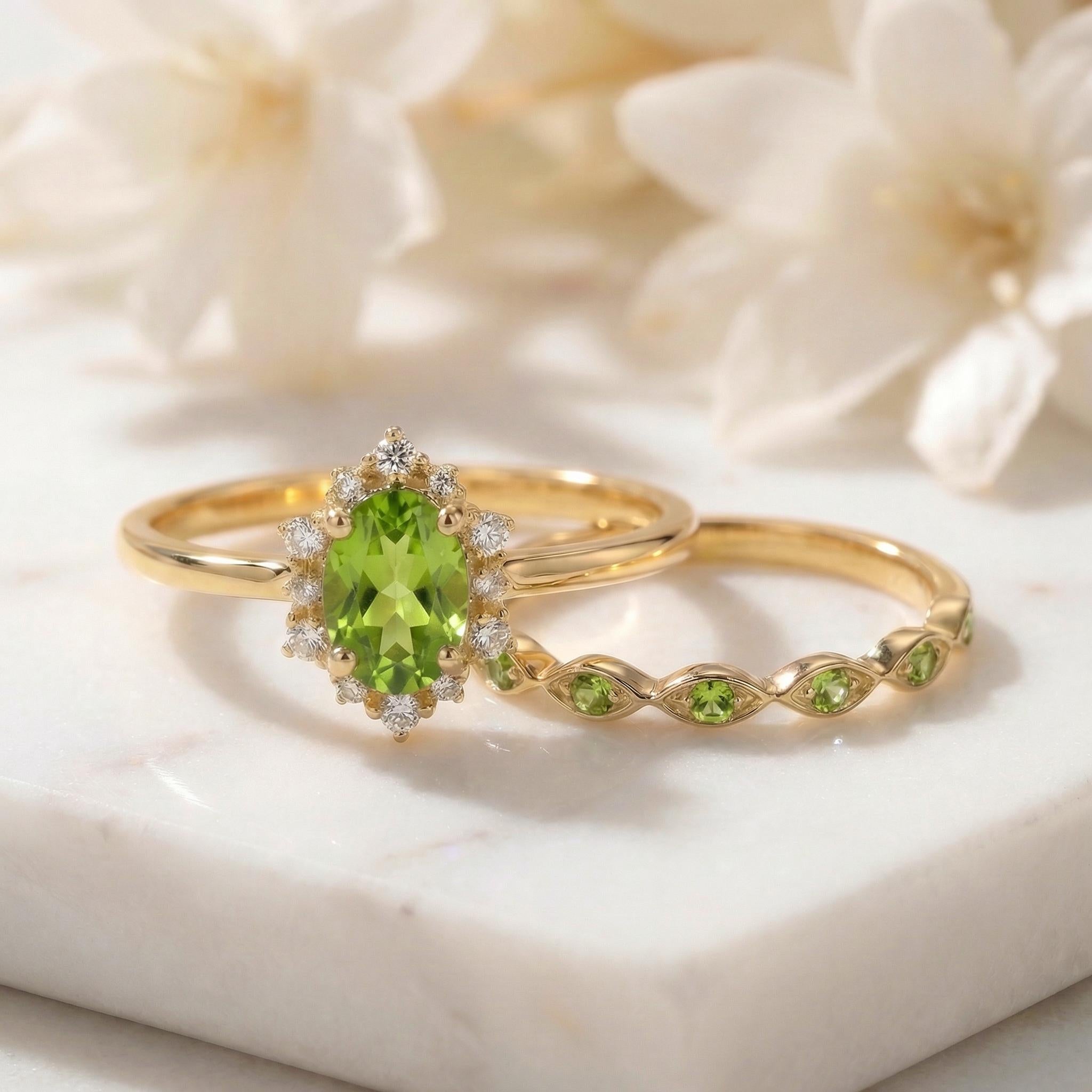 0.60ct Peridot Engagement Ring Set, 18K Solid Gold Vintage Halo Wedding Ring for Women, Oval Bridal Set August Birthstone
